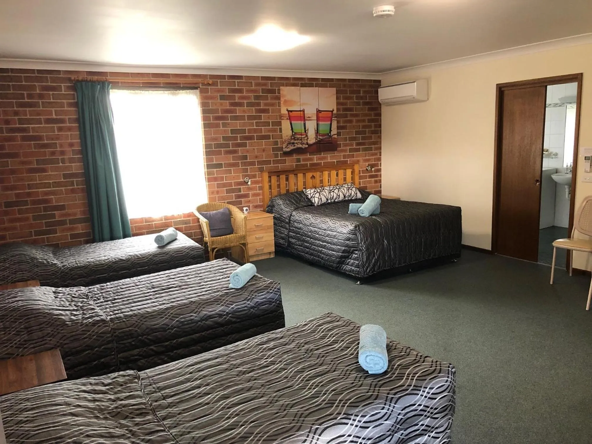 Photo of the whole room in Denman Motor Inn