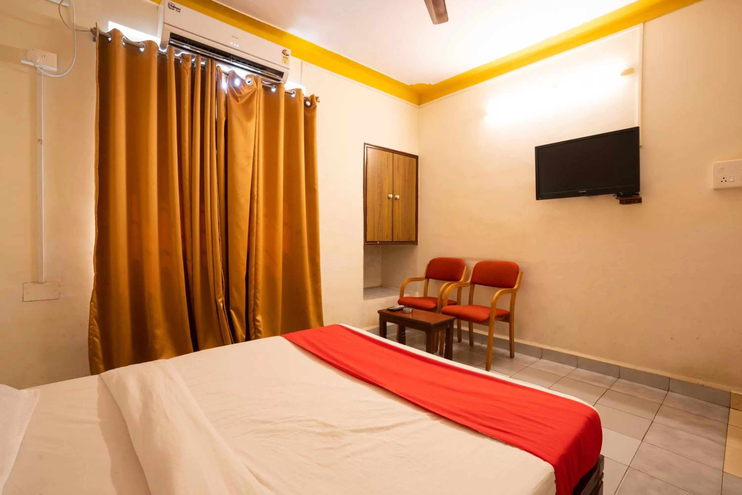 Photo of the whole room, Bed in The Sincro Hotel