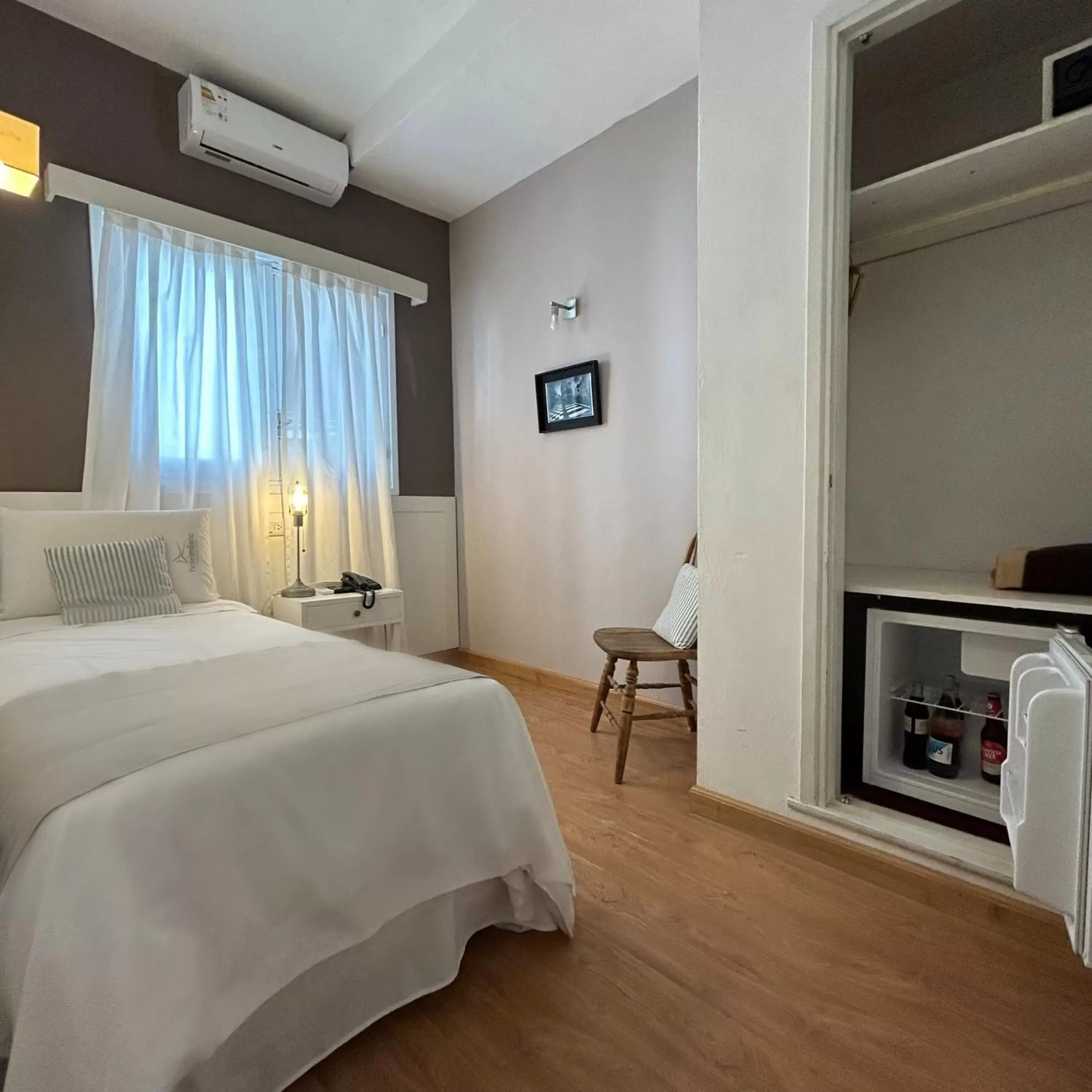 Standard Single Room in Hotel Milano Standard Single Room in Hotel Milano