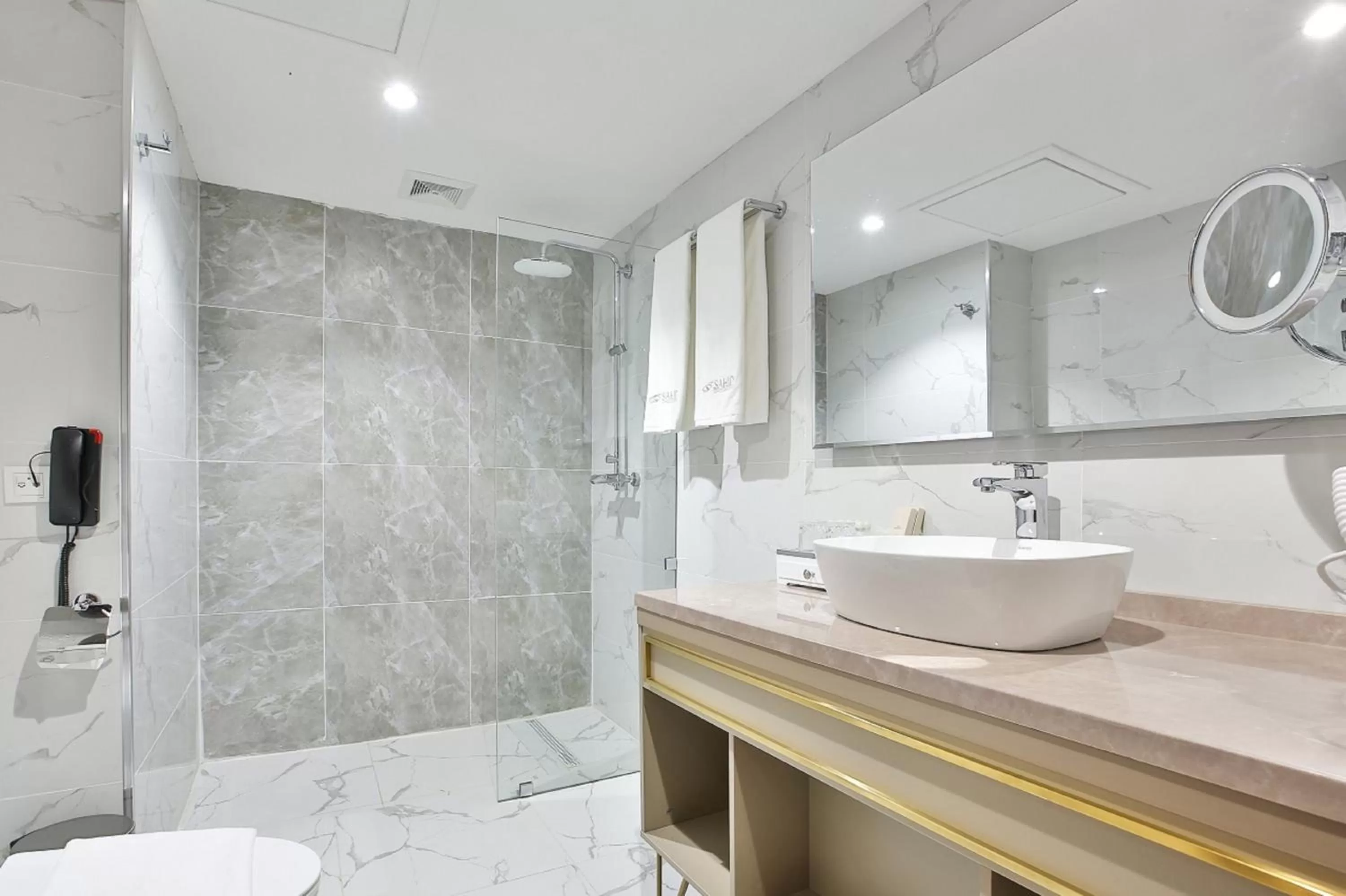 Bathroom in Sahid Zarafshon