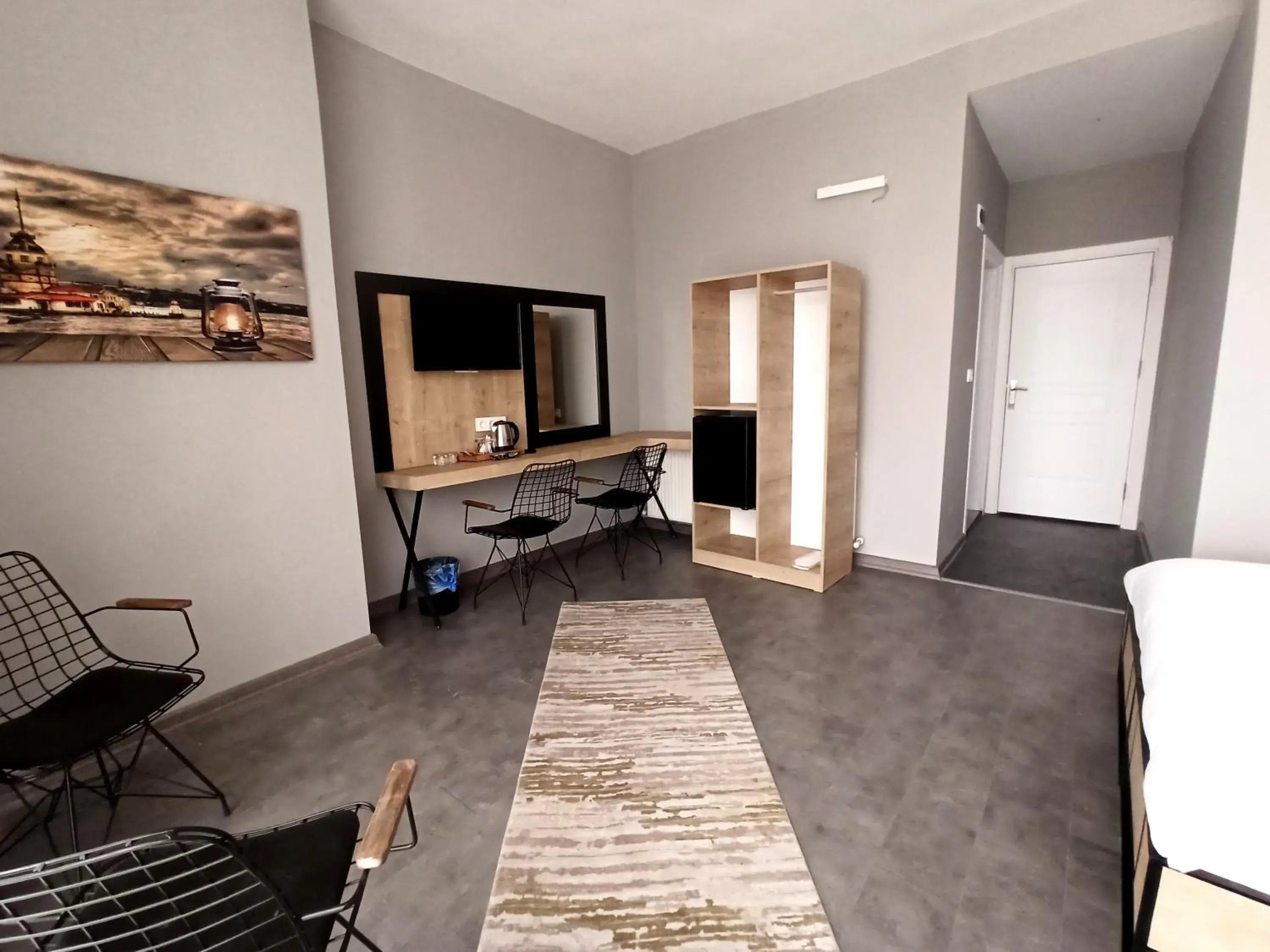 Deluxe Triple Room in Skylon Airport Hotel Deluxe Triple Room in Skylon Airport Hotel