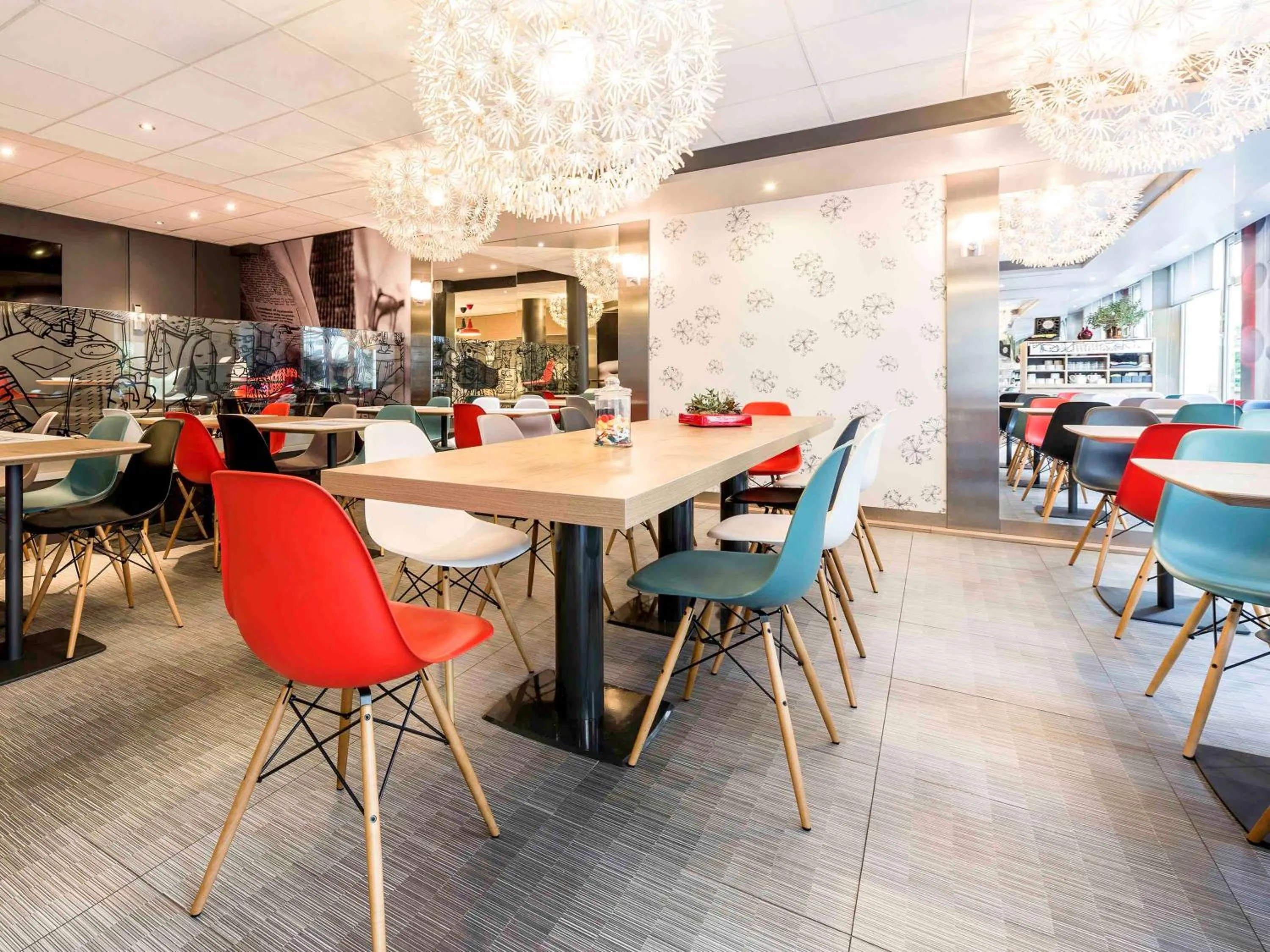 Property building in ibis Paris Vanves Parc des Expositions