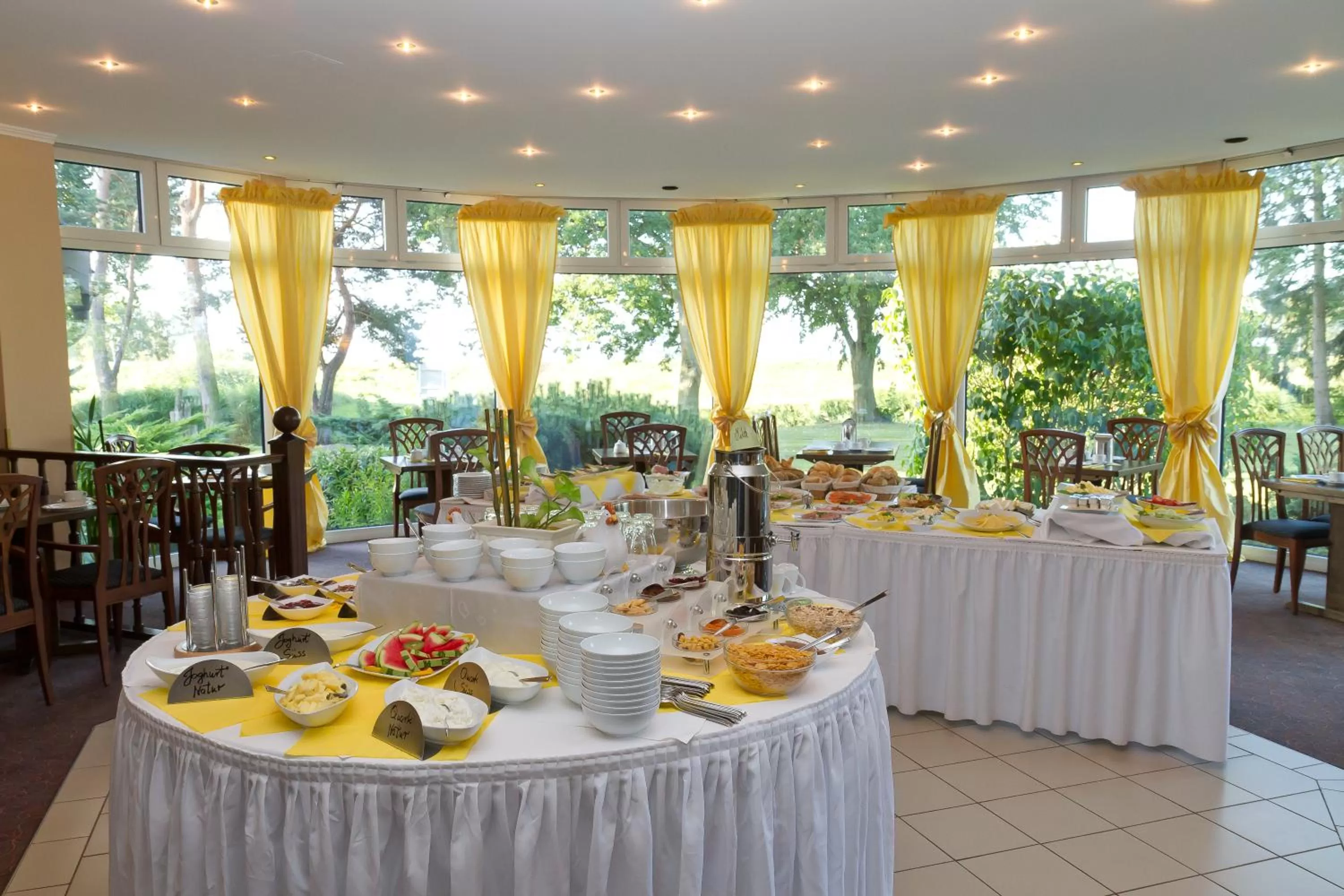 Food and drinks in Hotel-Marks-Garni