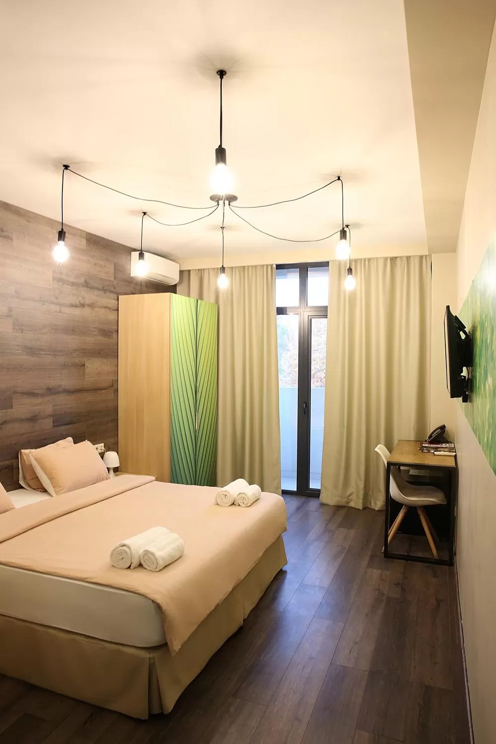 Photo of the whole room, Bed in Wine Hotel Chisinau