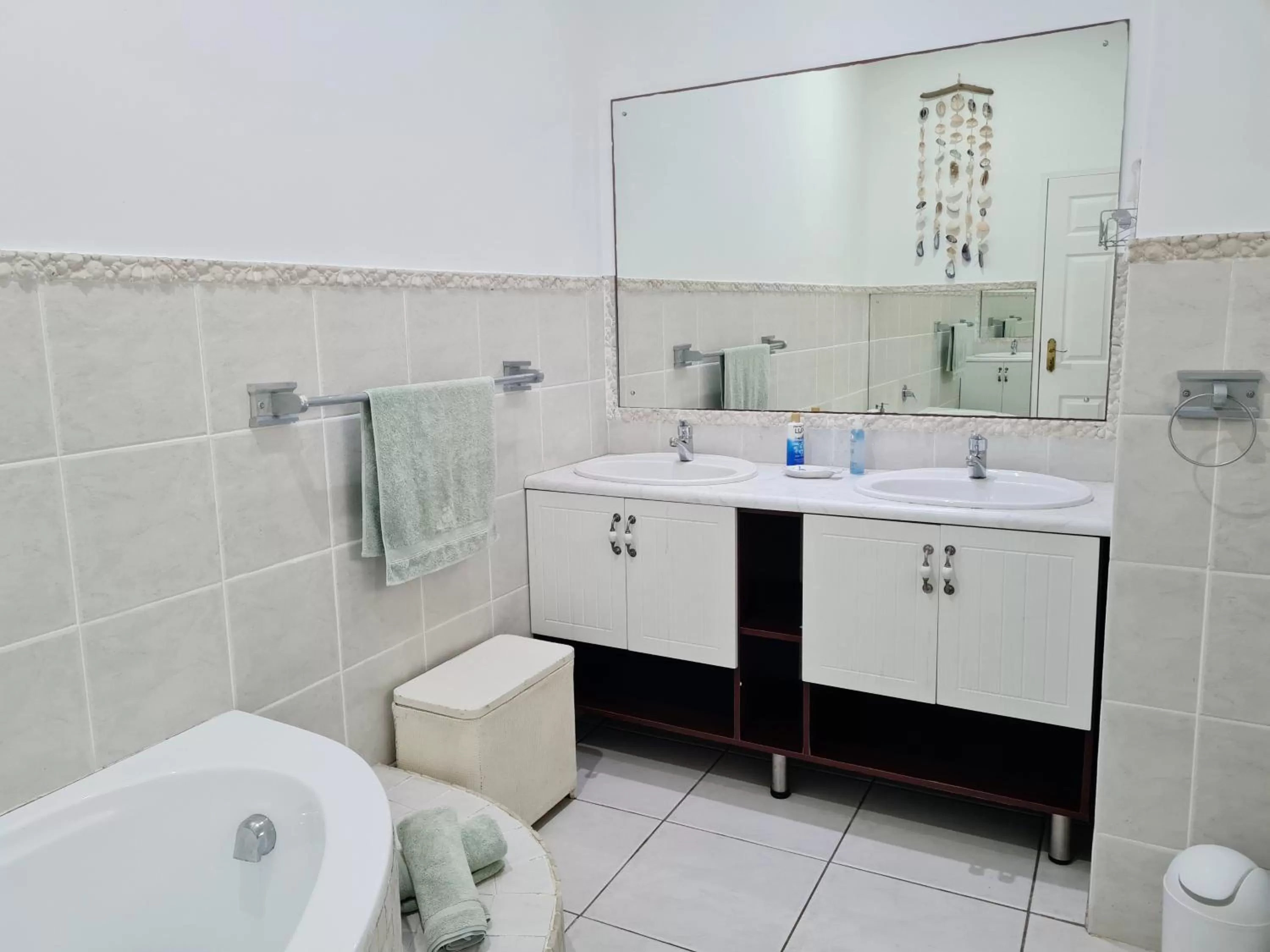 Shower, Bathroom in Shaka's Seat Guesthouse