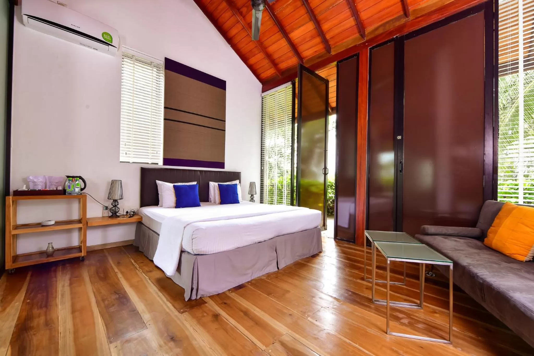 Deluxe Double room in a Villa with A/C in Palm Paradise Cabanas & Villas Beach Resort