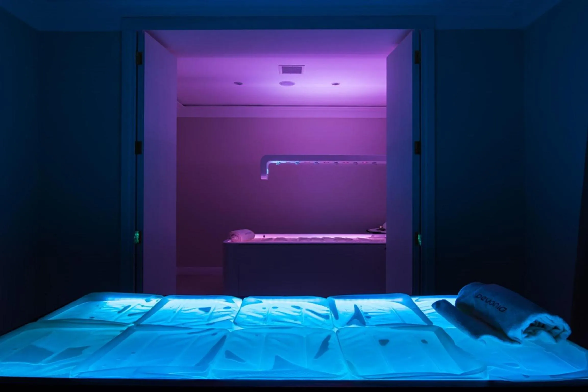 Massage, Bed in Hotel Touring Wellness & Beauty