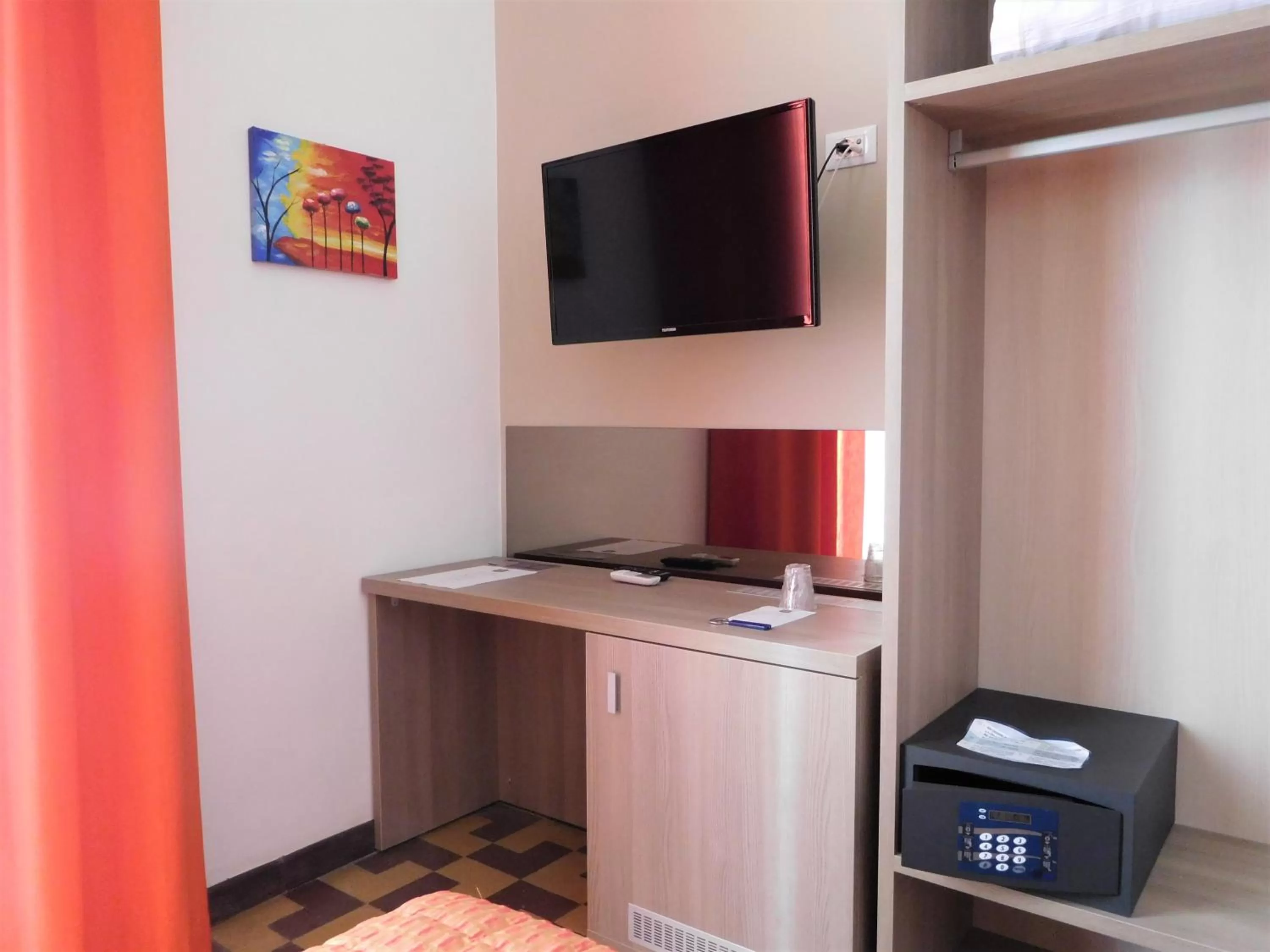 TV and multimedia in Moonlight Hotel&Suites