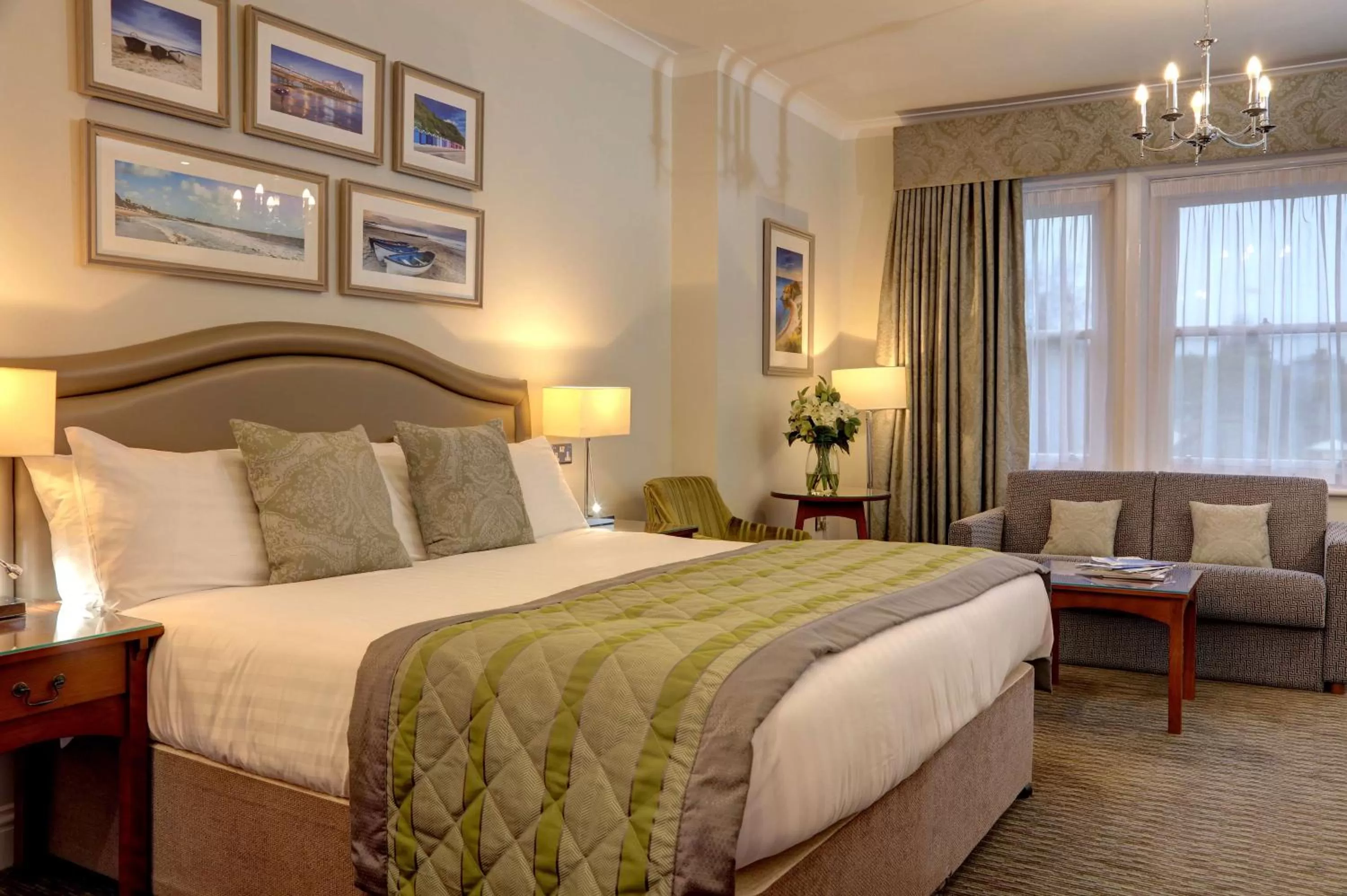 Bedroom in Norfolk Royale Hotel