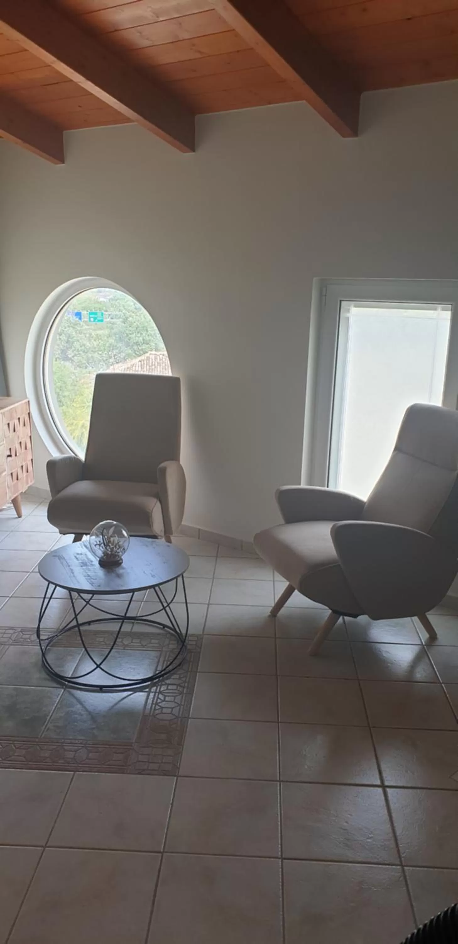 Communal lounge/ TV room in Alexia's Apartments