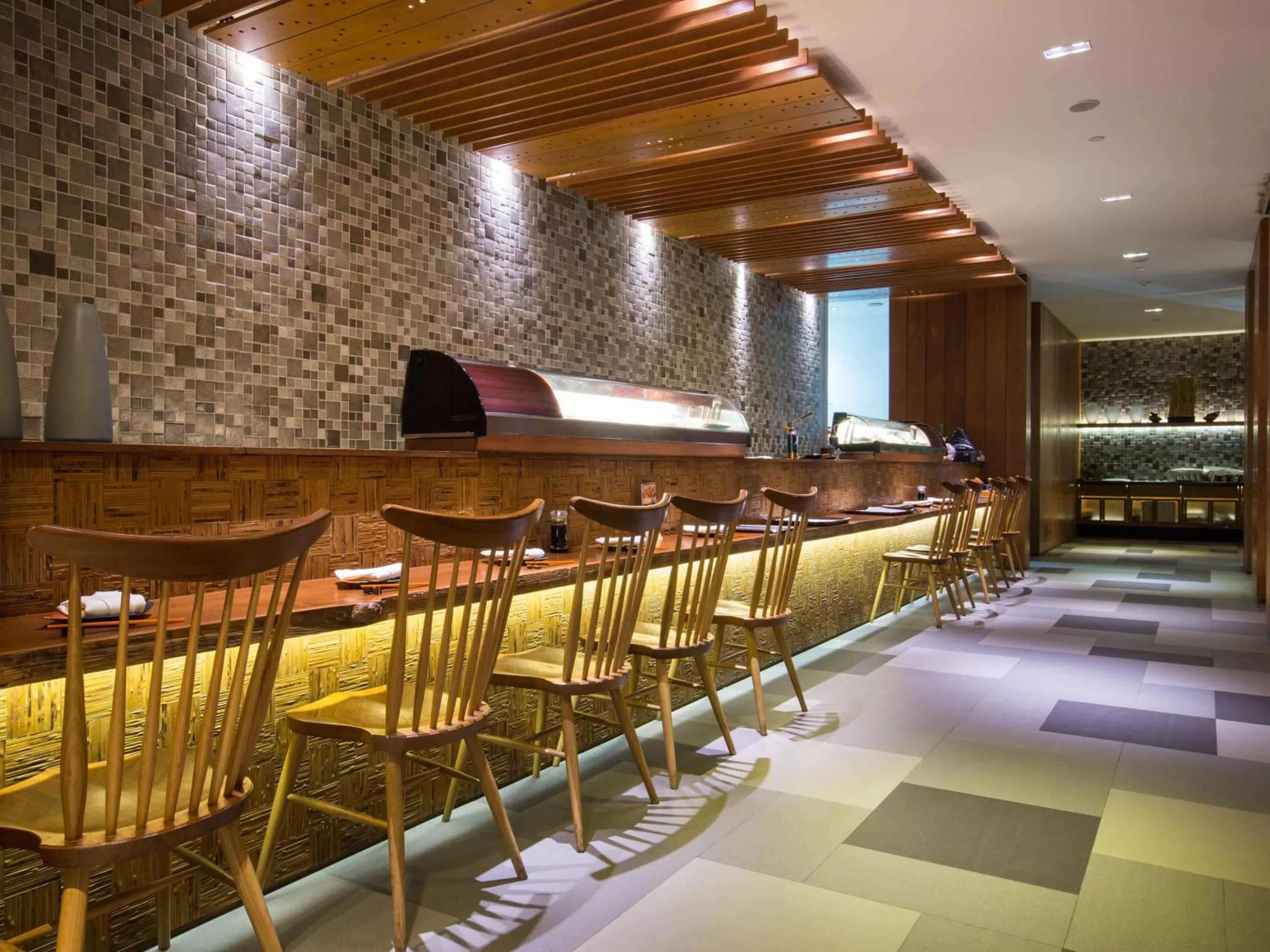 Restaurant/places to eat in Swissotel Bangkok Ratchada