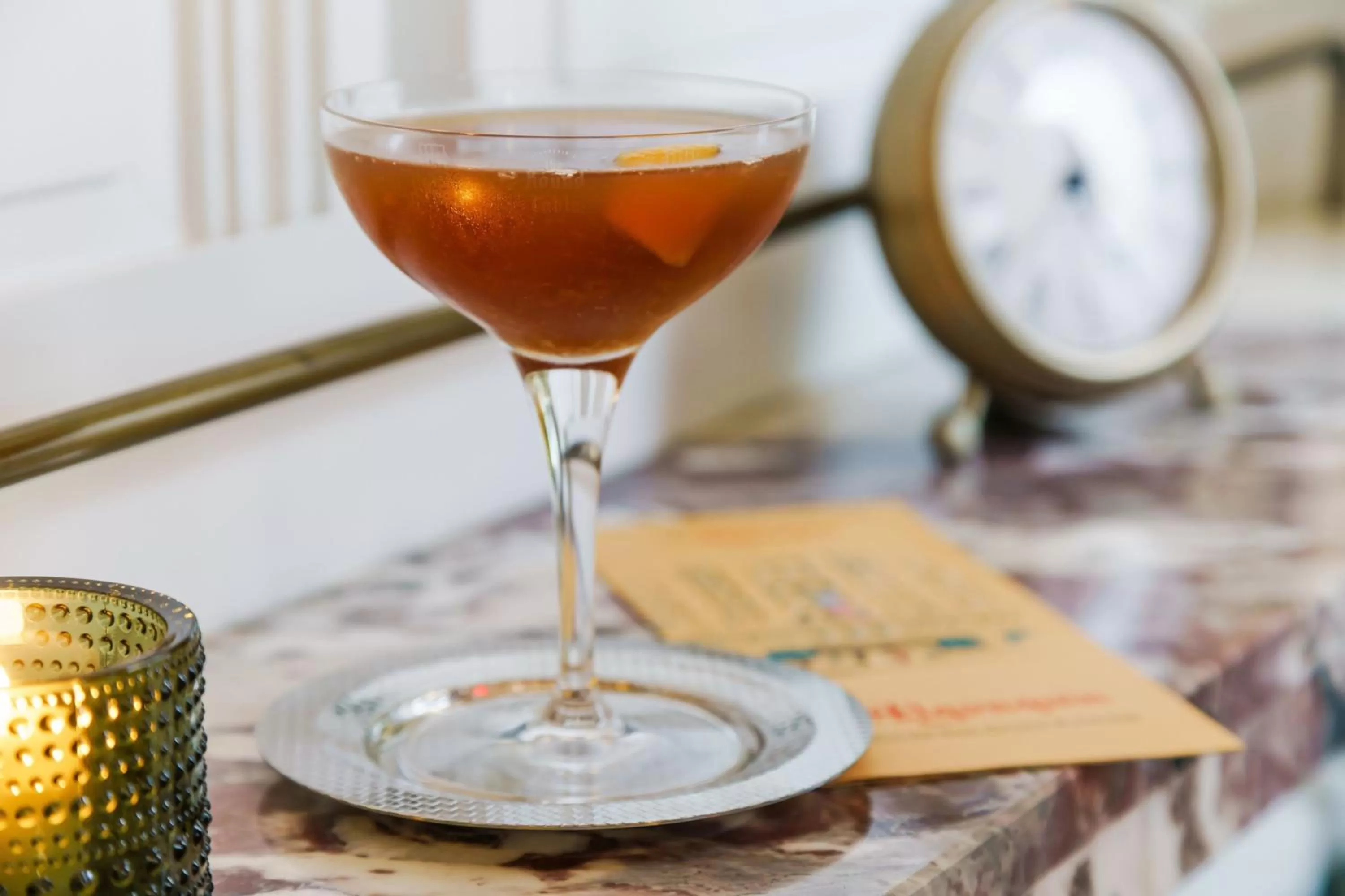 Lounge or bar in The Algonquin Hotel Times Square, Autograph Collection