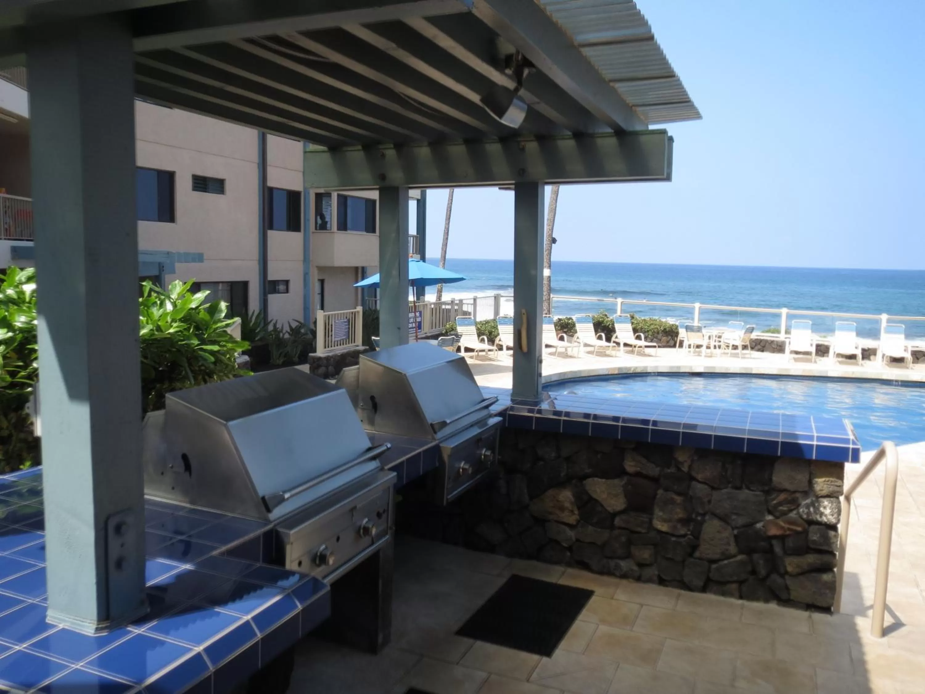 Property building in Kona Reef Resort by Latour Group