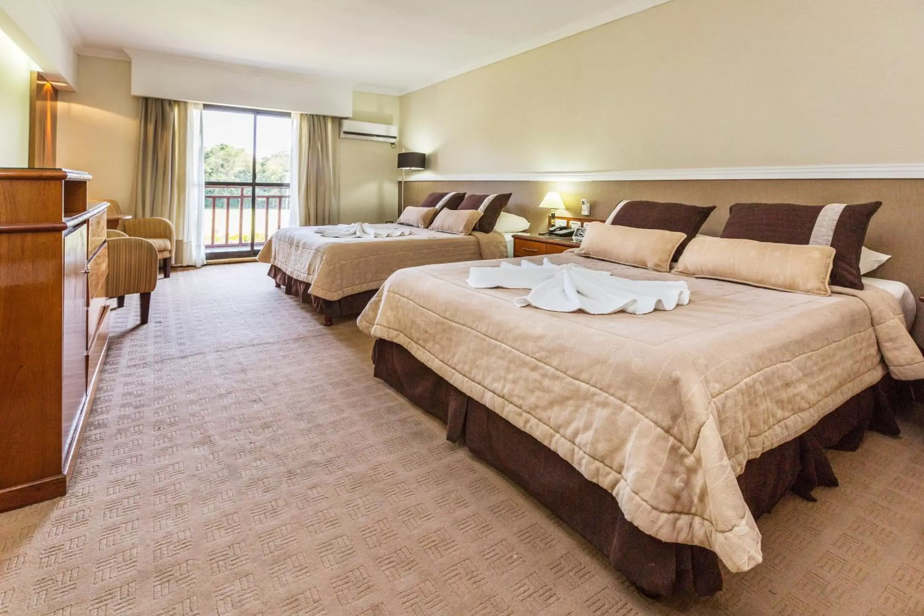 Family Room in Exe Hotel Cataratas Family Room in Exe Hotel Cataratas