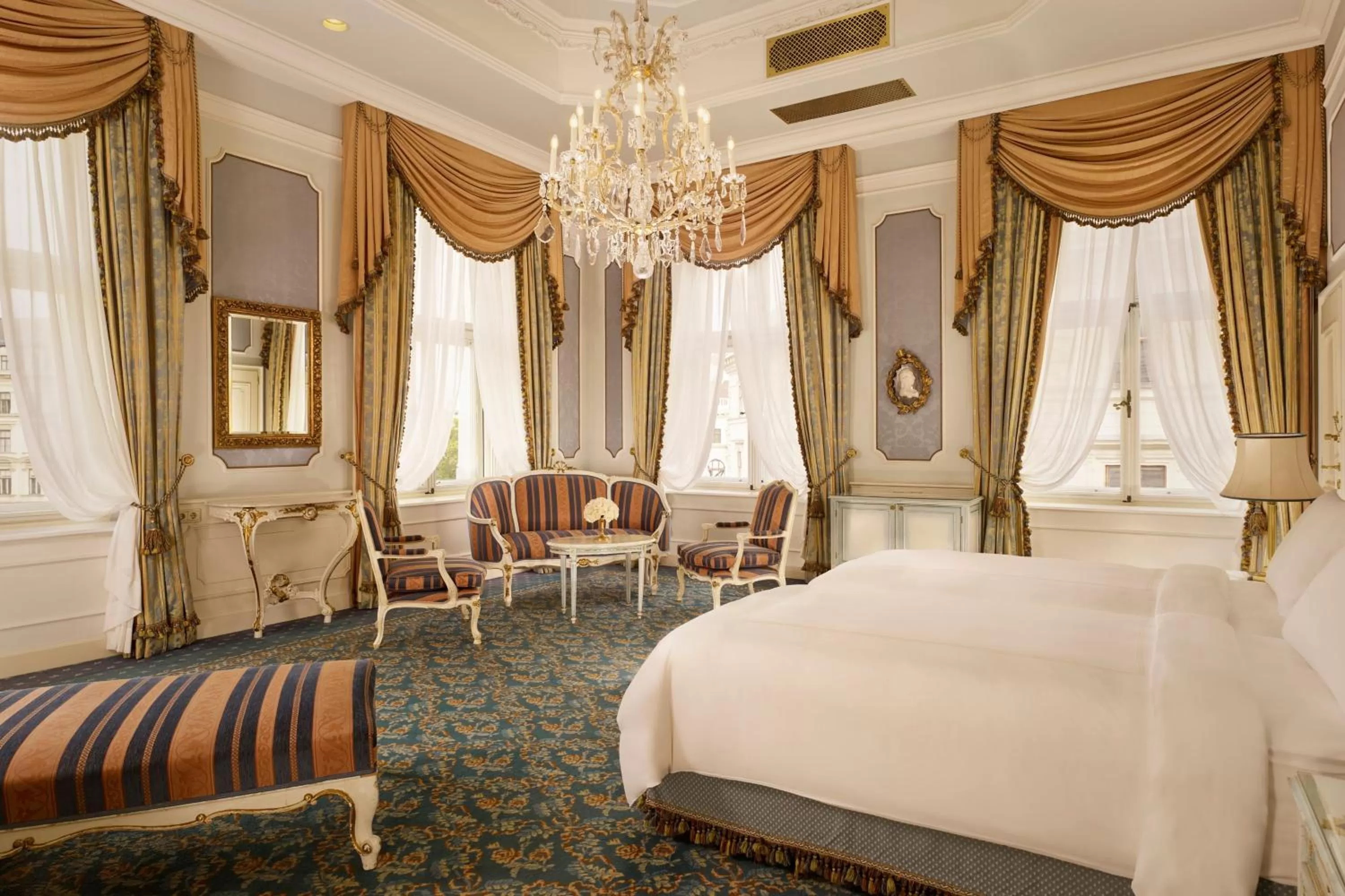 Photo of the whole room, Bed in Hotel Imperial, a Luxury Collection Hotel, Vienna