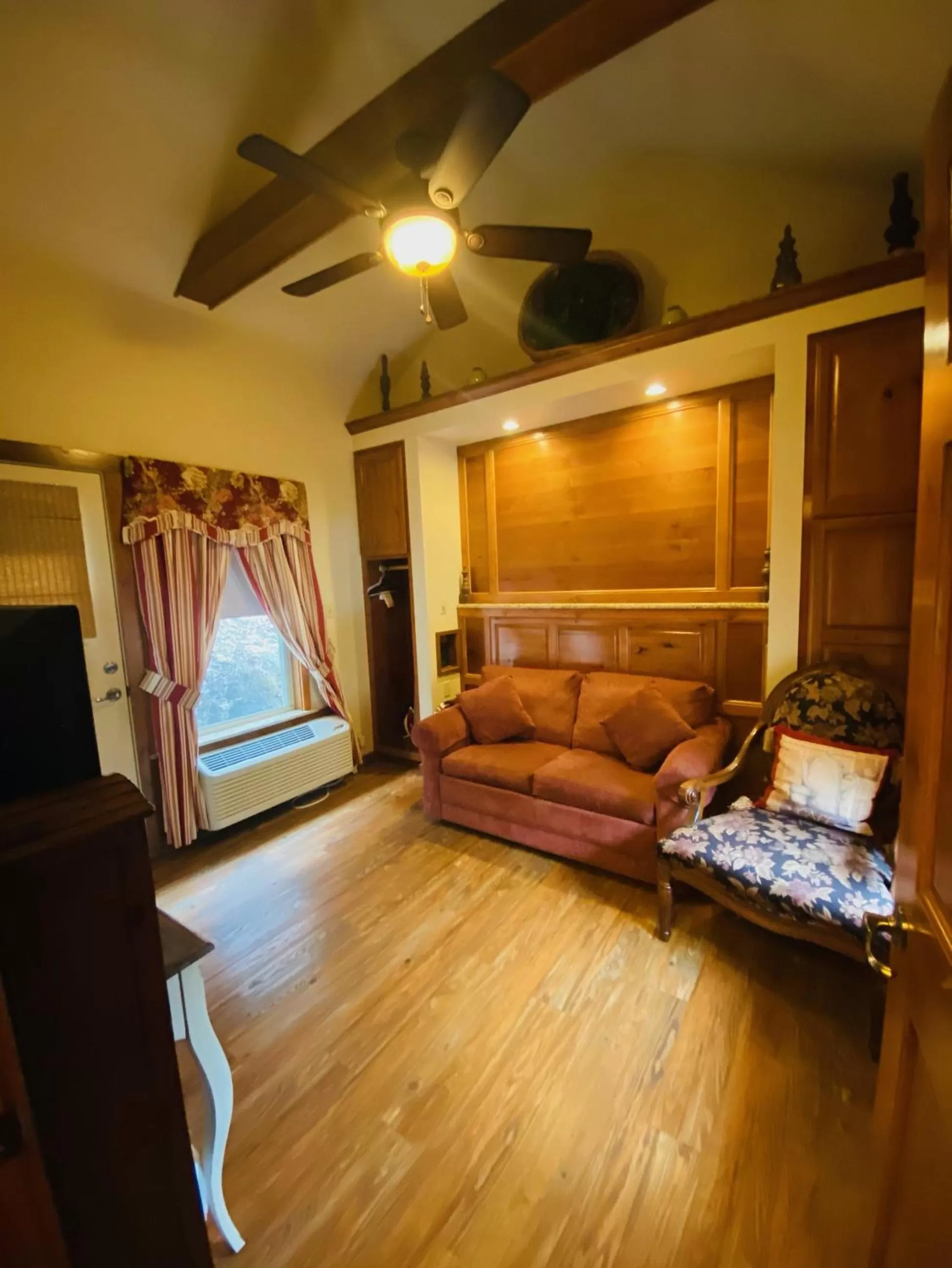 Living room in All Seasons Treehouse Village