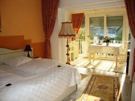Double Room with Conservatory in Haus Mooren, Hotel Garni Double Room with Conservatory in Haus Mooren, Hotel Garni