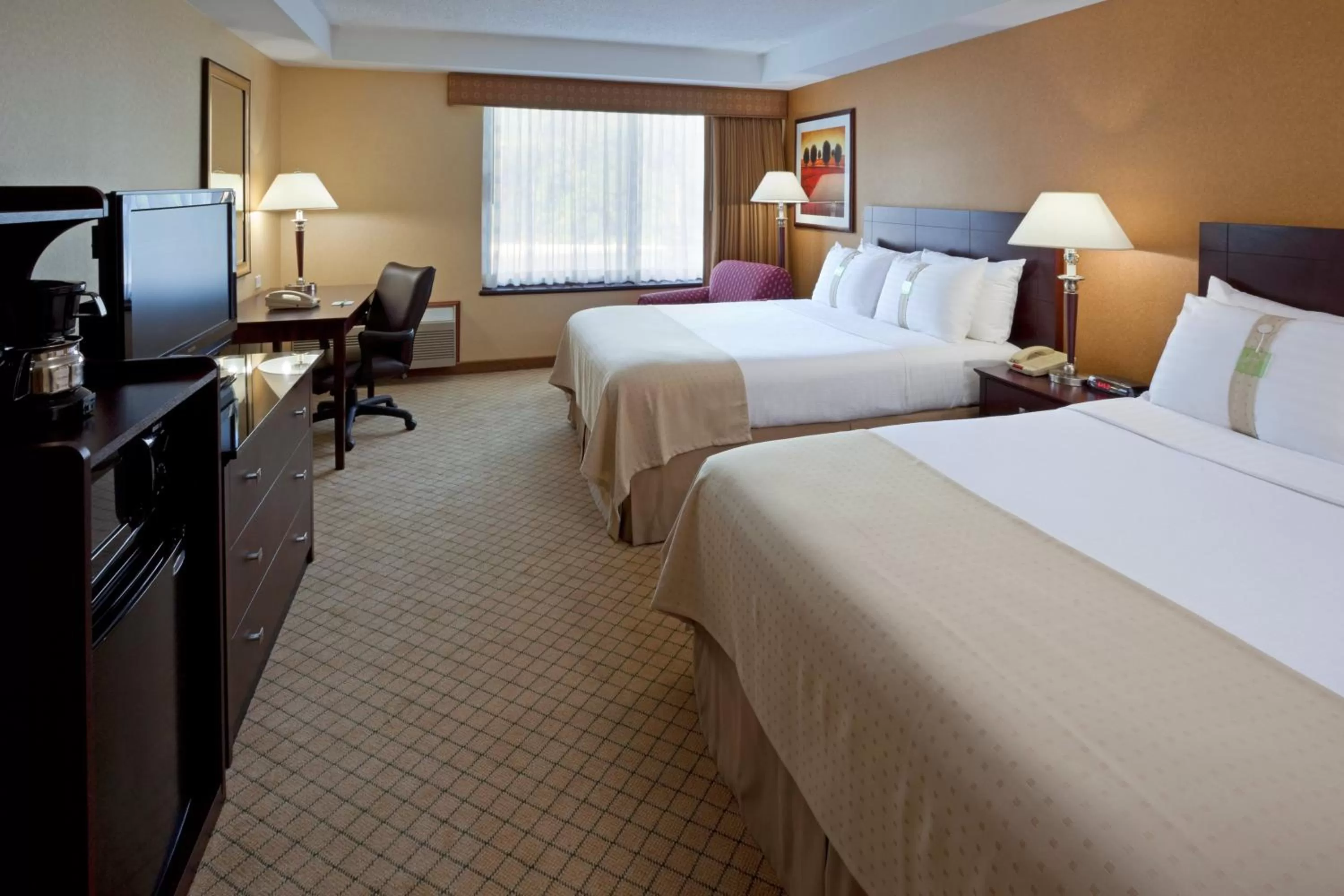 Photo of the whole room, Bed in Armoni Inn & Suites