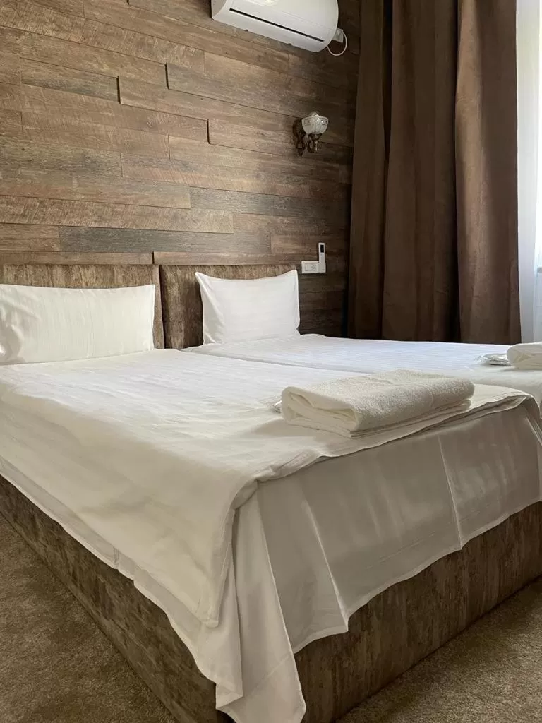 Bedroom, Bed in George&Dragon Rooms