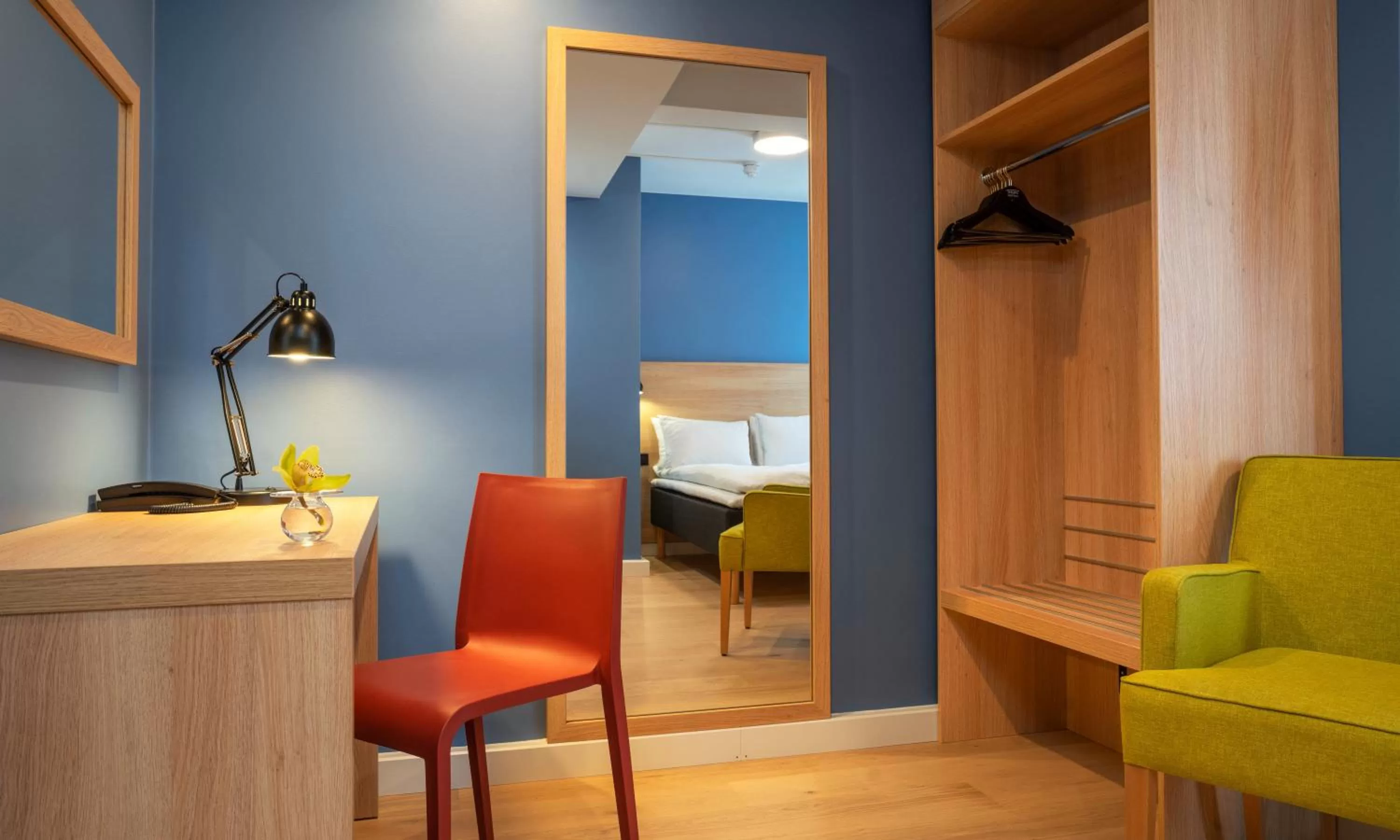 Seating area, Bed in Thon Hotel Astoria