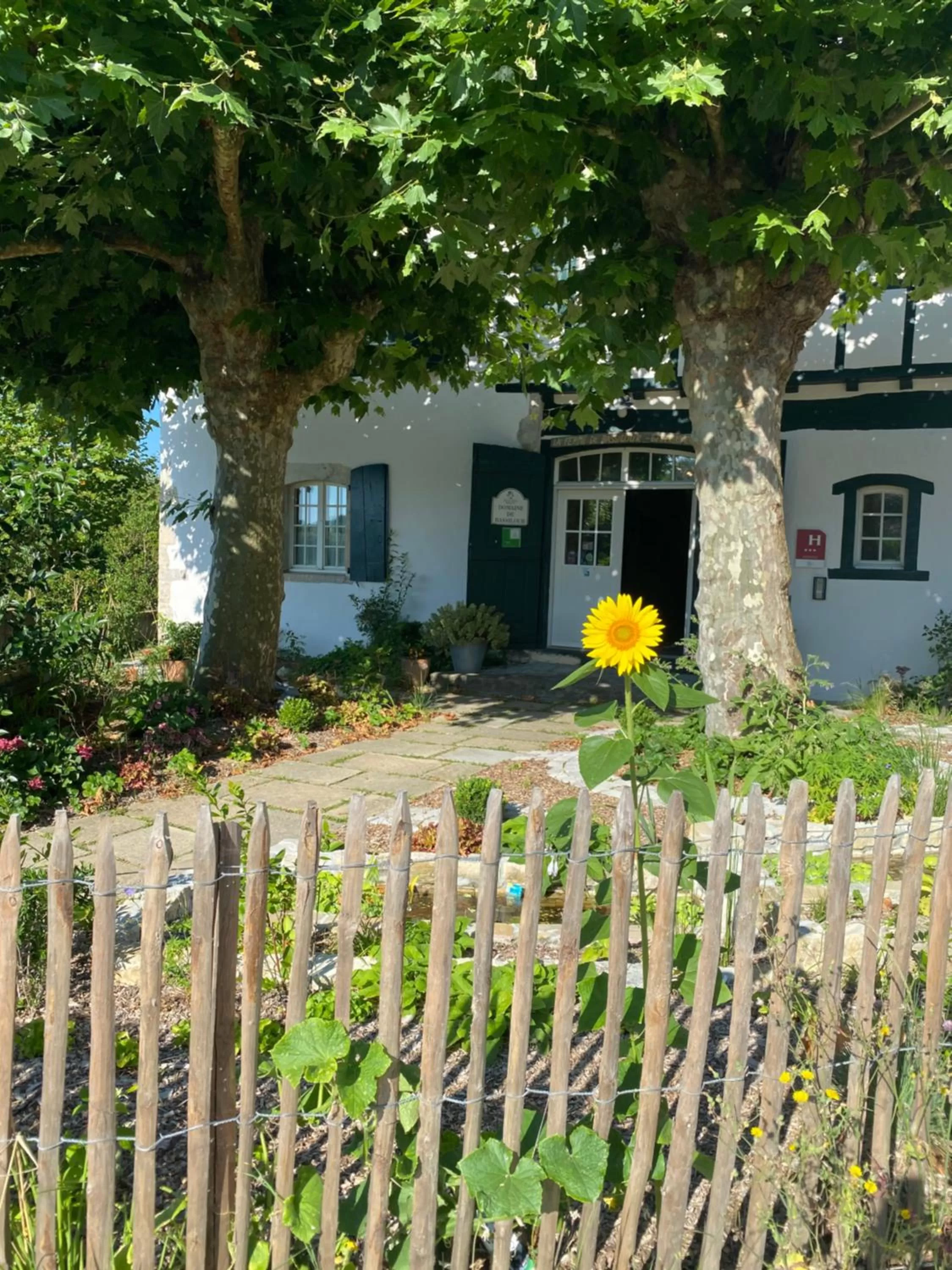 Facade/entrance in Domaine de Bassilour