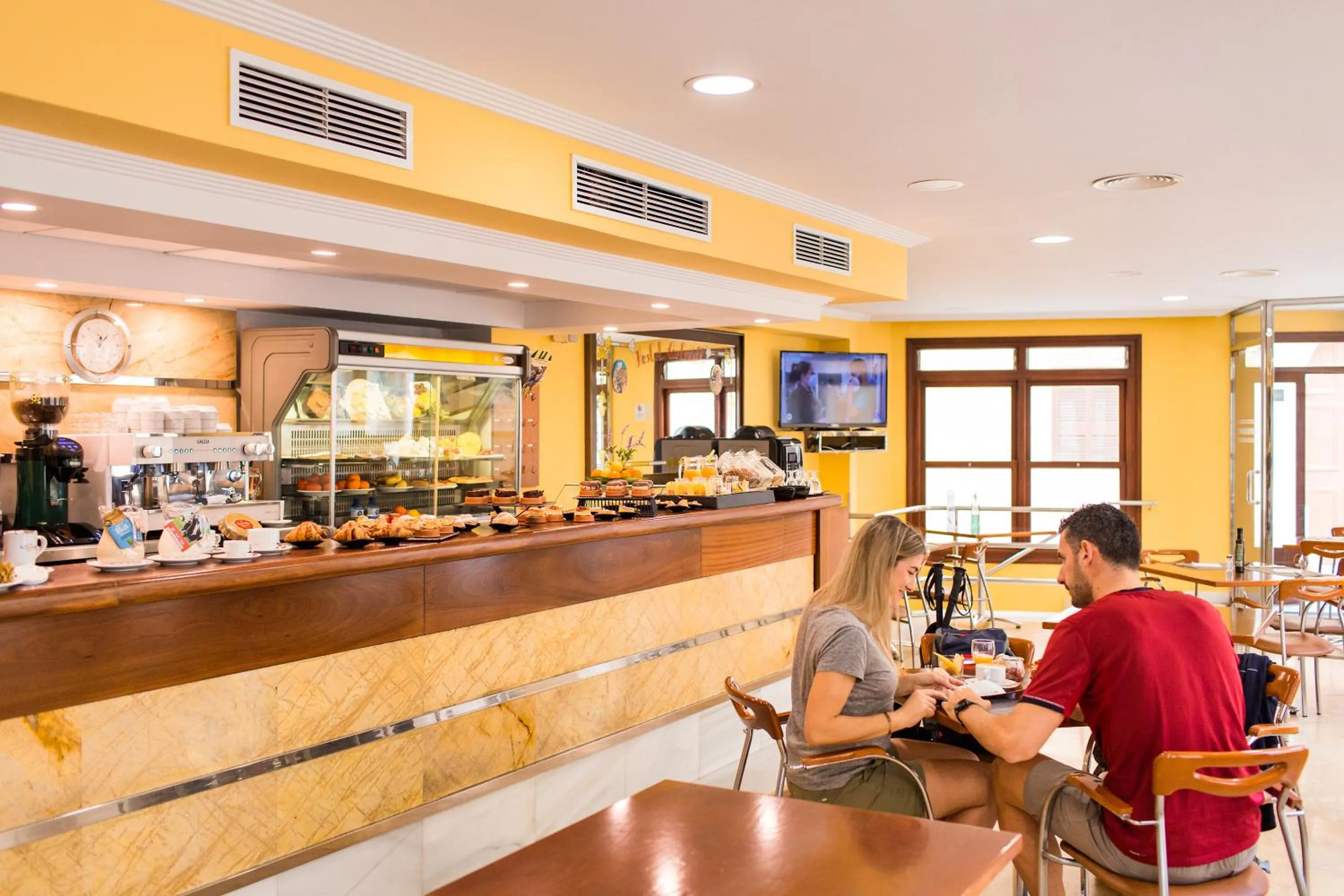 Restaurant/places to eat in Sagitario Hostal Ciutadella