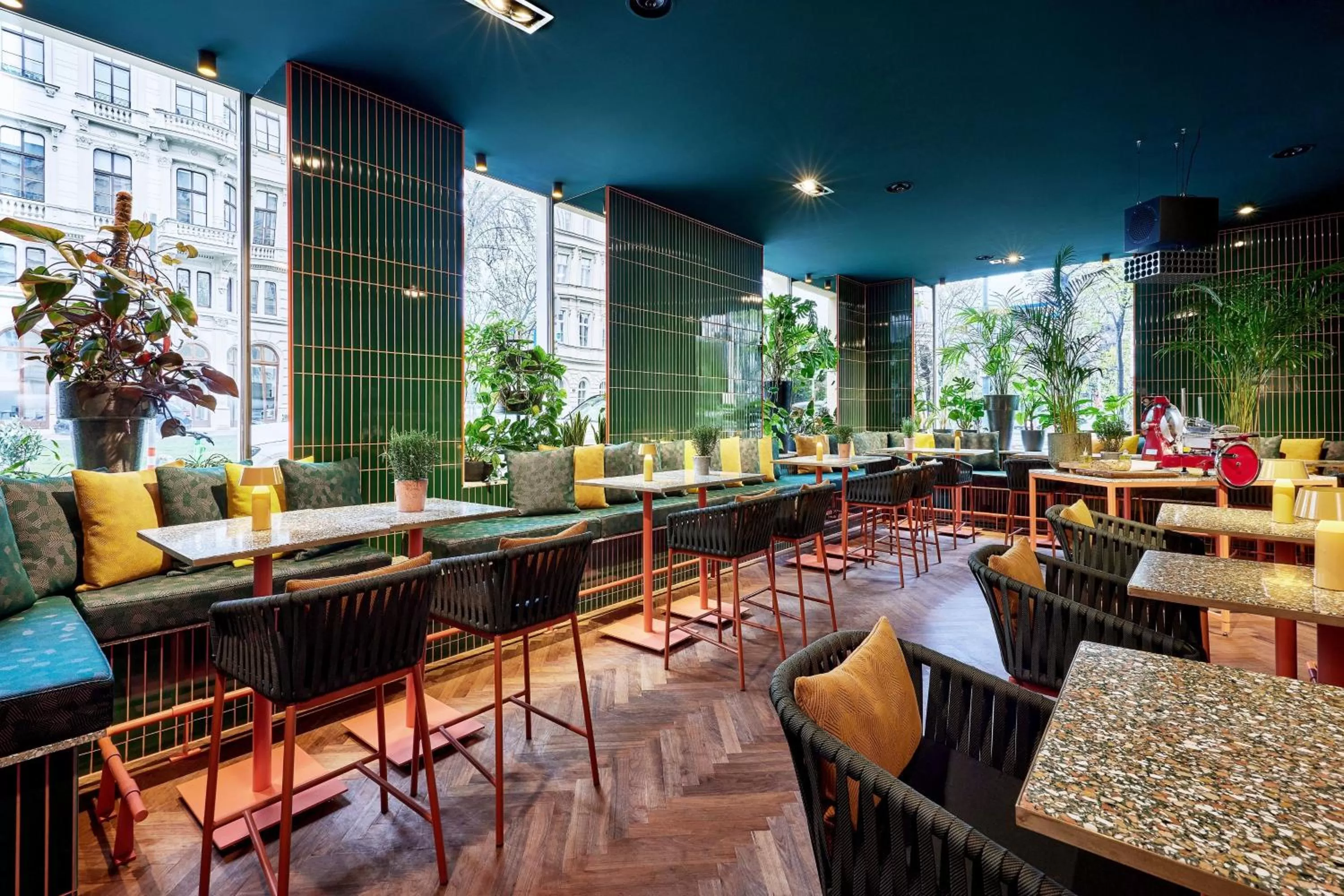 Lounge or bar in Le Méridien Vienna