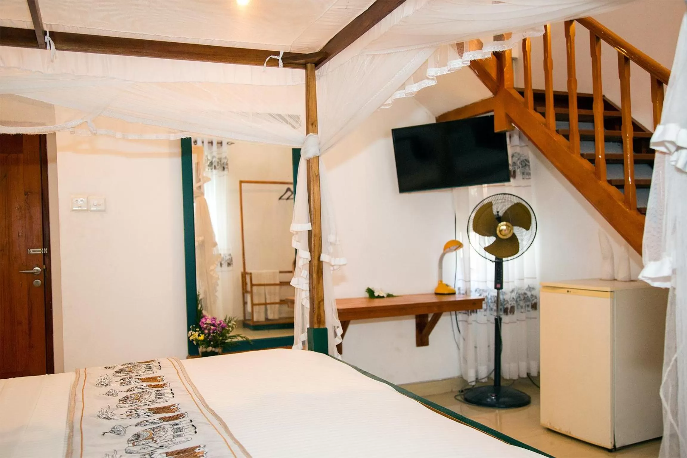 Photo of the whole room, Bed in Suriya Arana