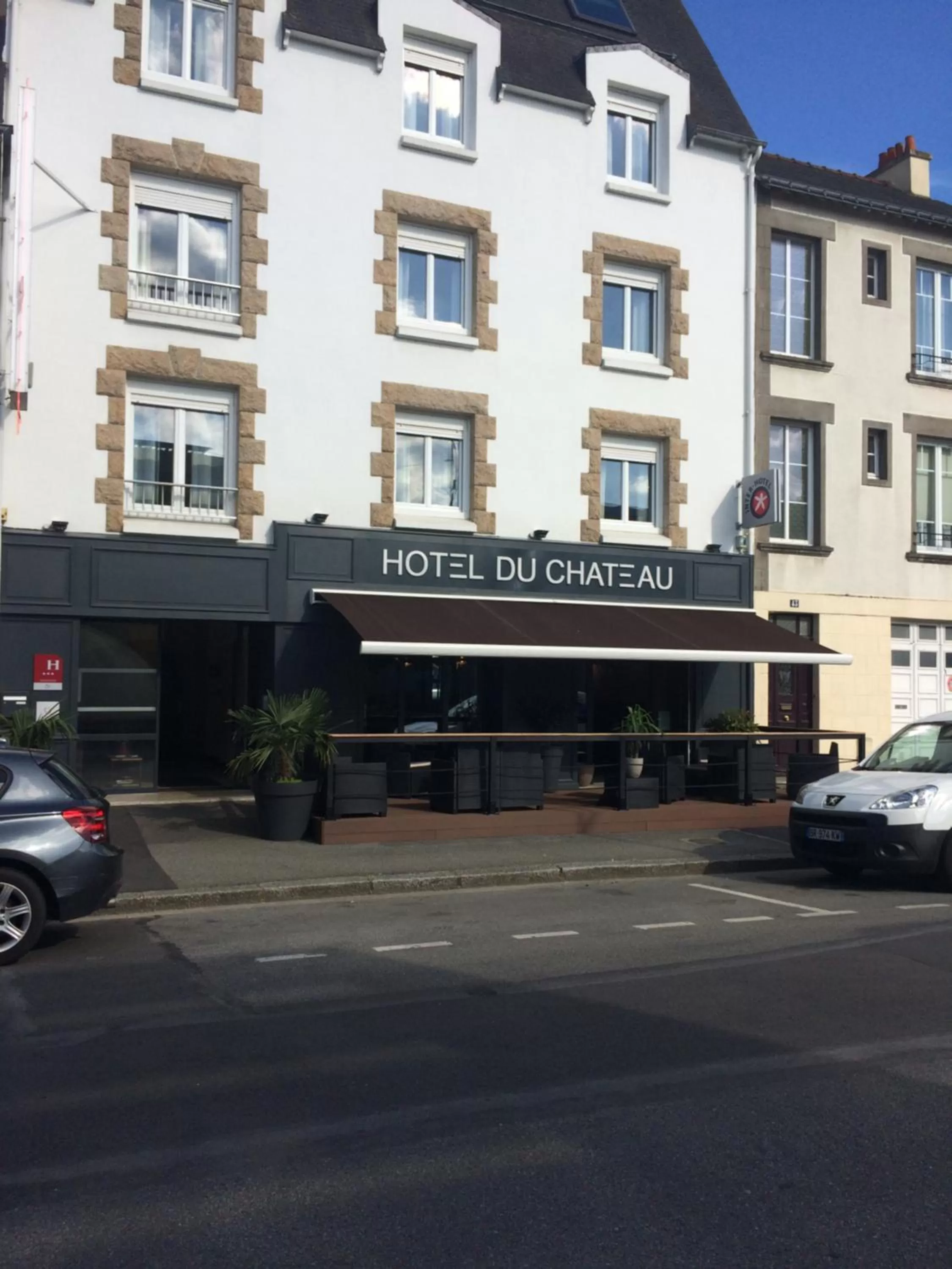 Facade/entrance in The Originals City, Hôtel du Château, Pontivy