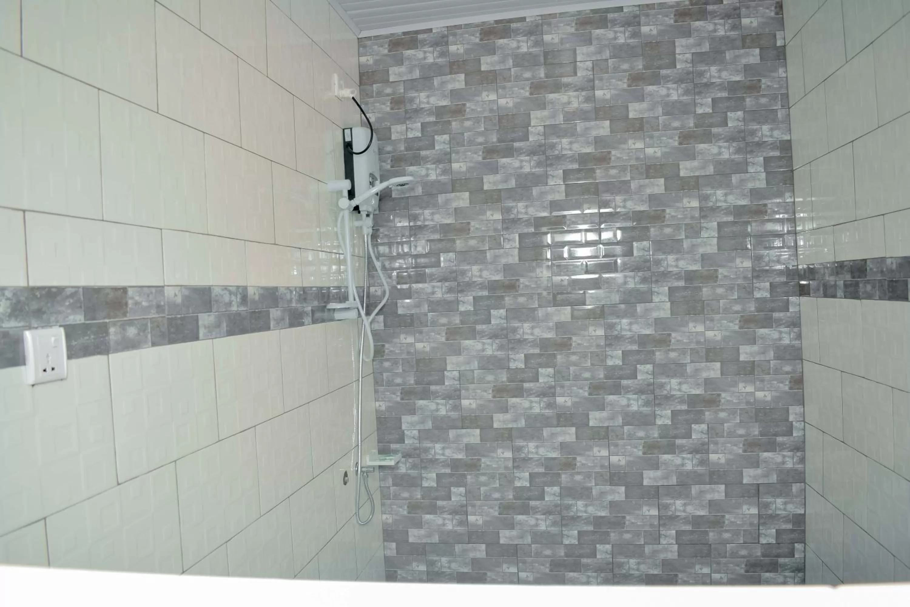 Shower, Bathroom in INZOZI AFRICA HOUSE B&B-Gishushu