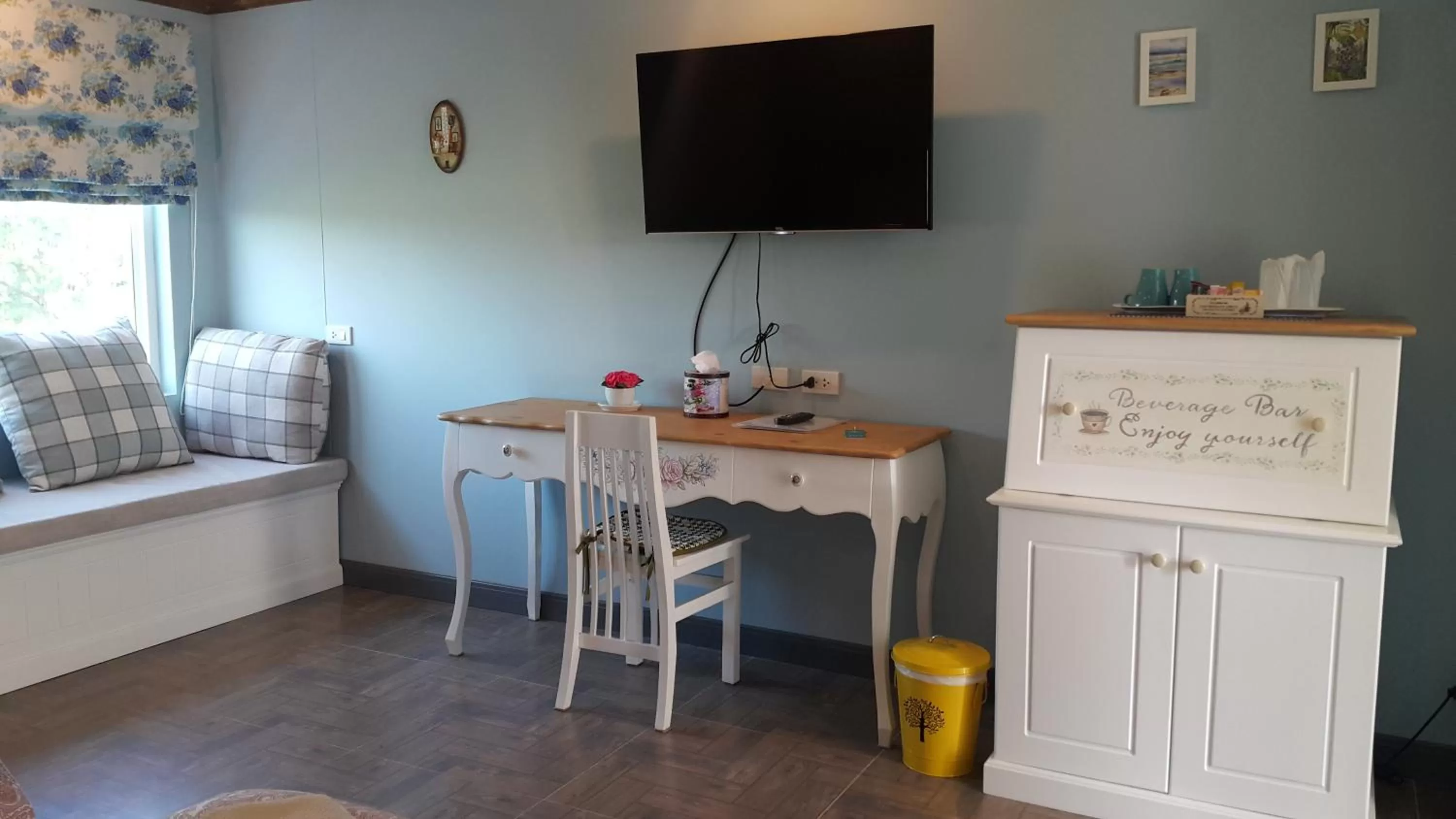 TV and multimedia in The Lilly Hotel