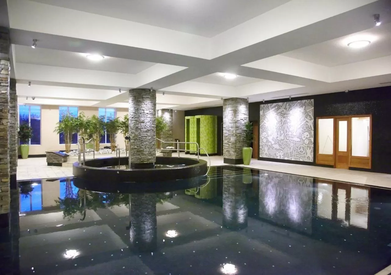 Swimming pool in Garryvoe Hotel