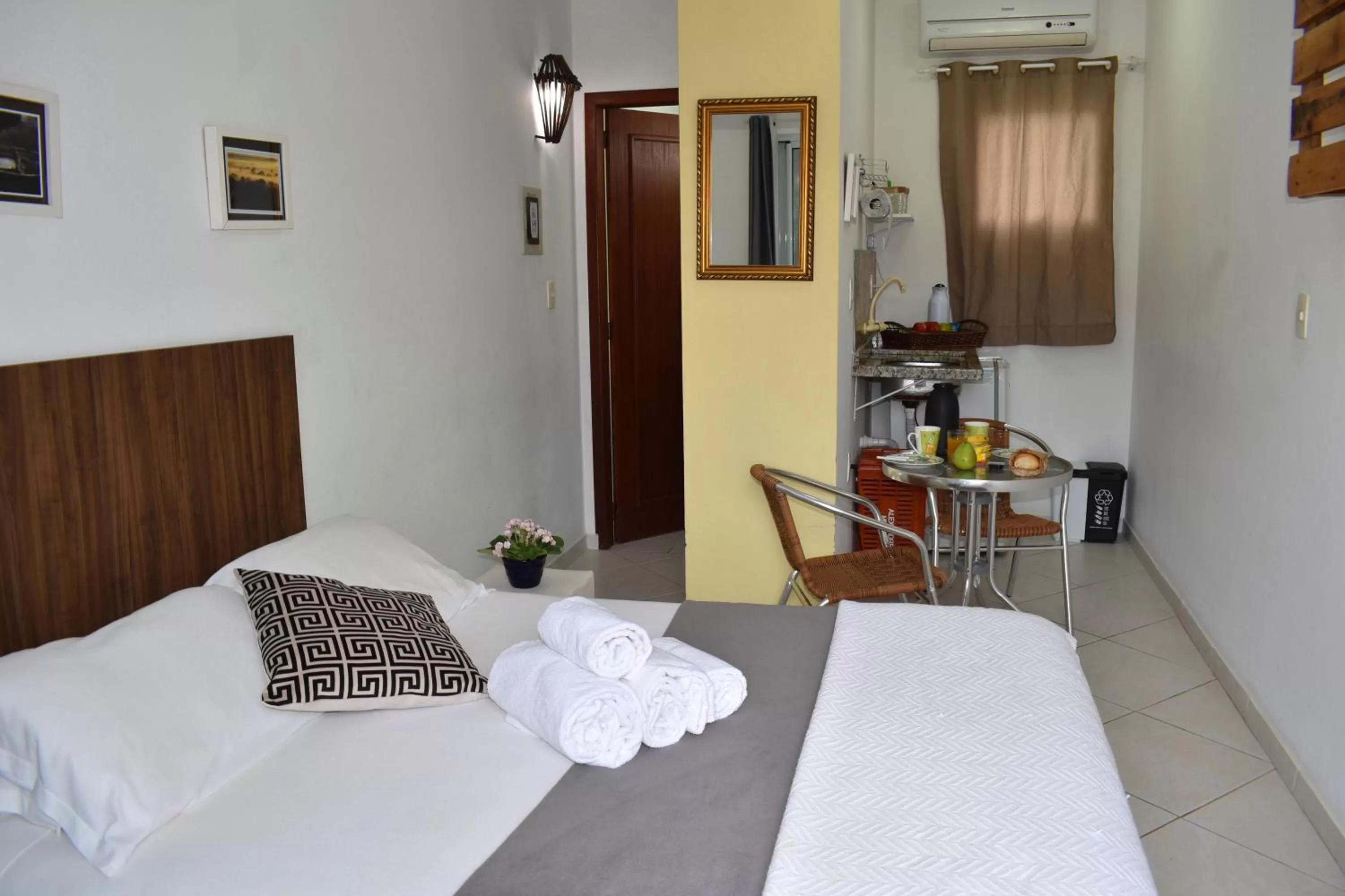 Bedroom, Bed in Pousada Green