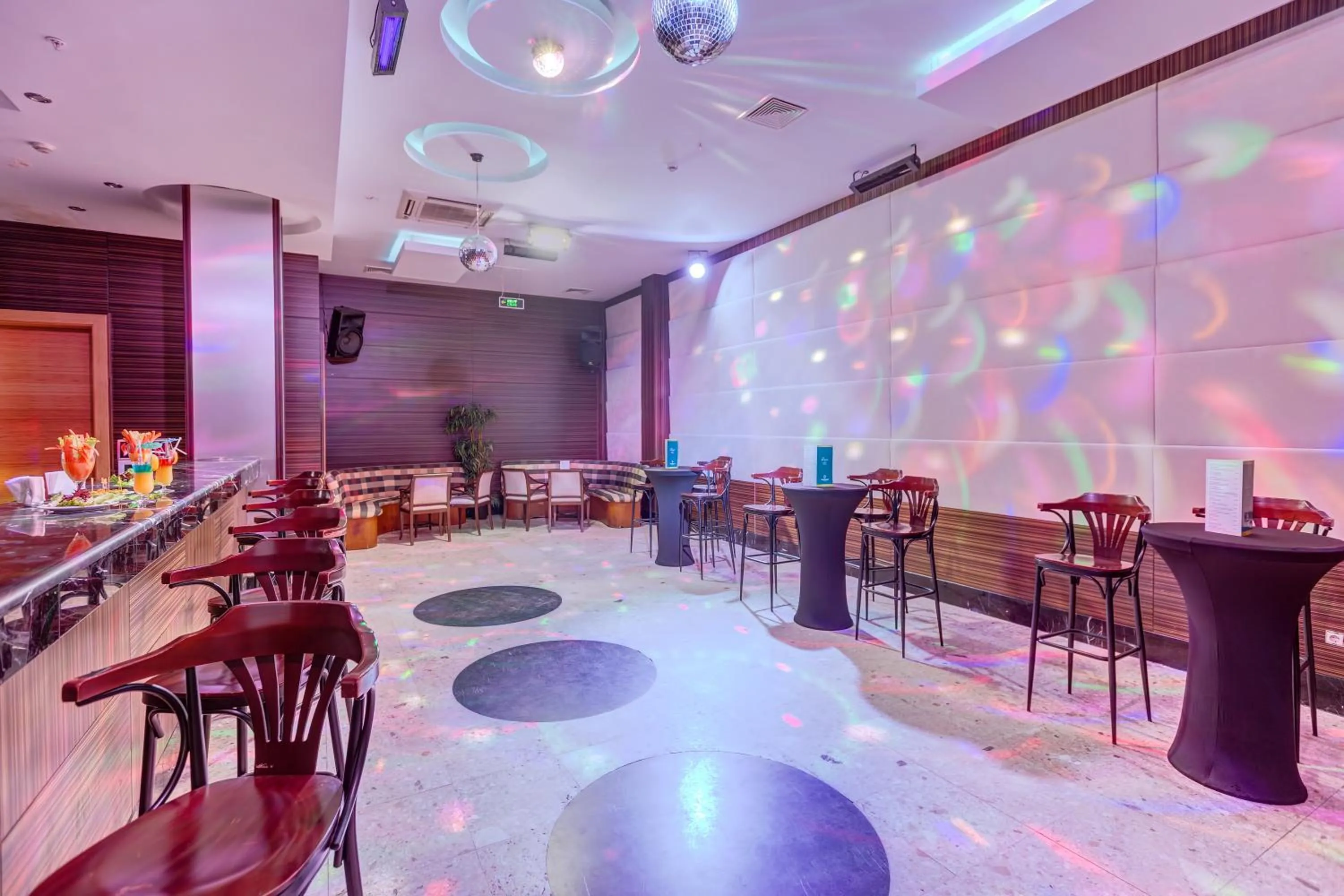 Evening entertainment in Buyuk Abant Hotel