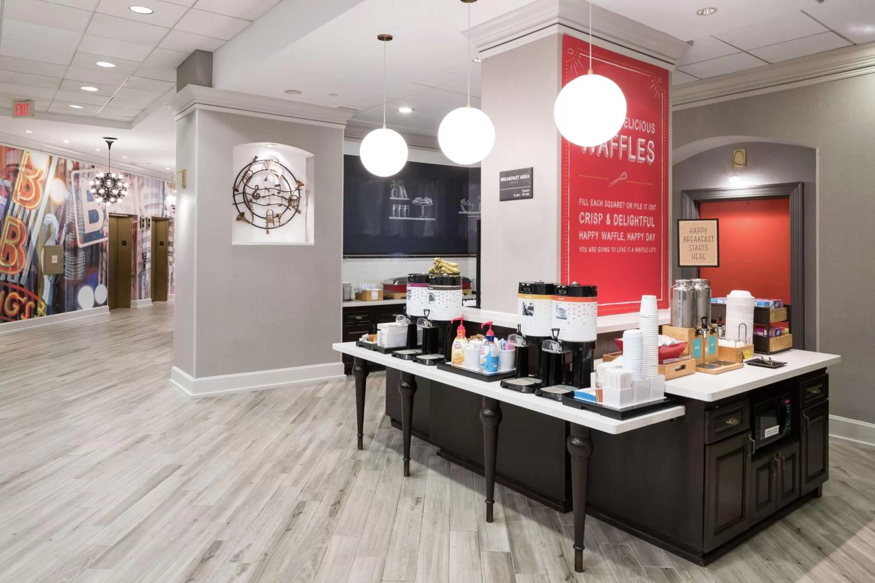 Breakfast in Hampton Inn & Suites Memphis-Beale Street