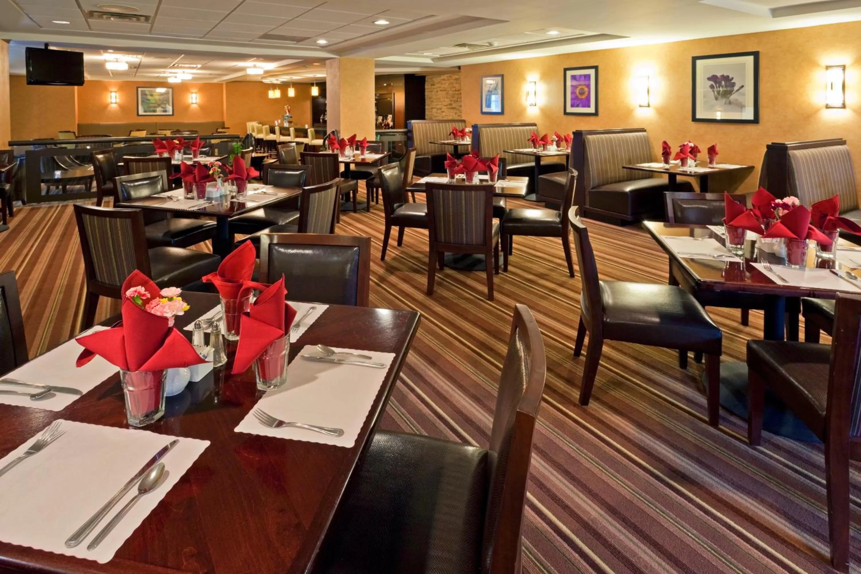 Restaurant/places to eat in Armoni Inn & Suites