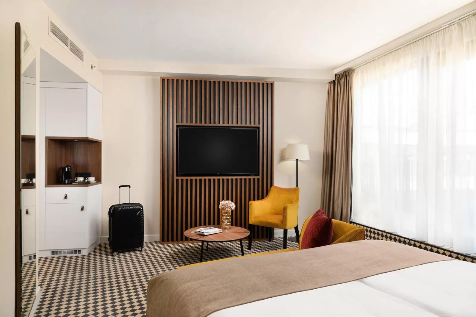 TV and multimedia, Bed in Grand Hotel Esztergom