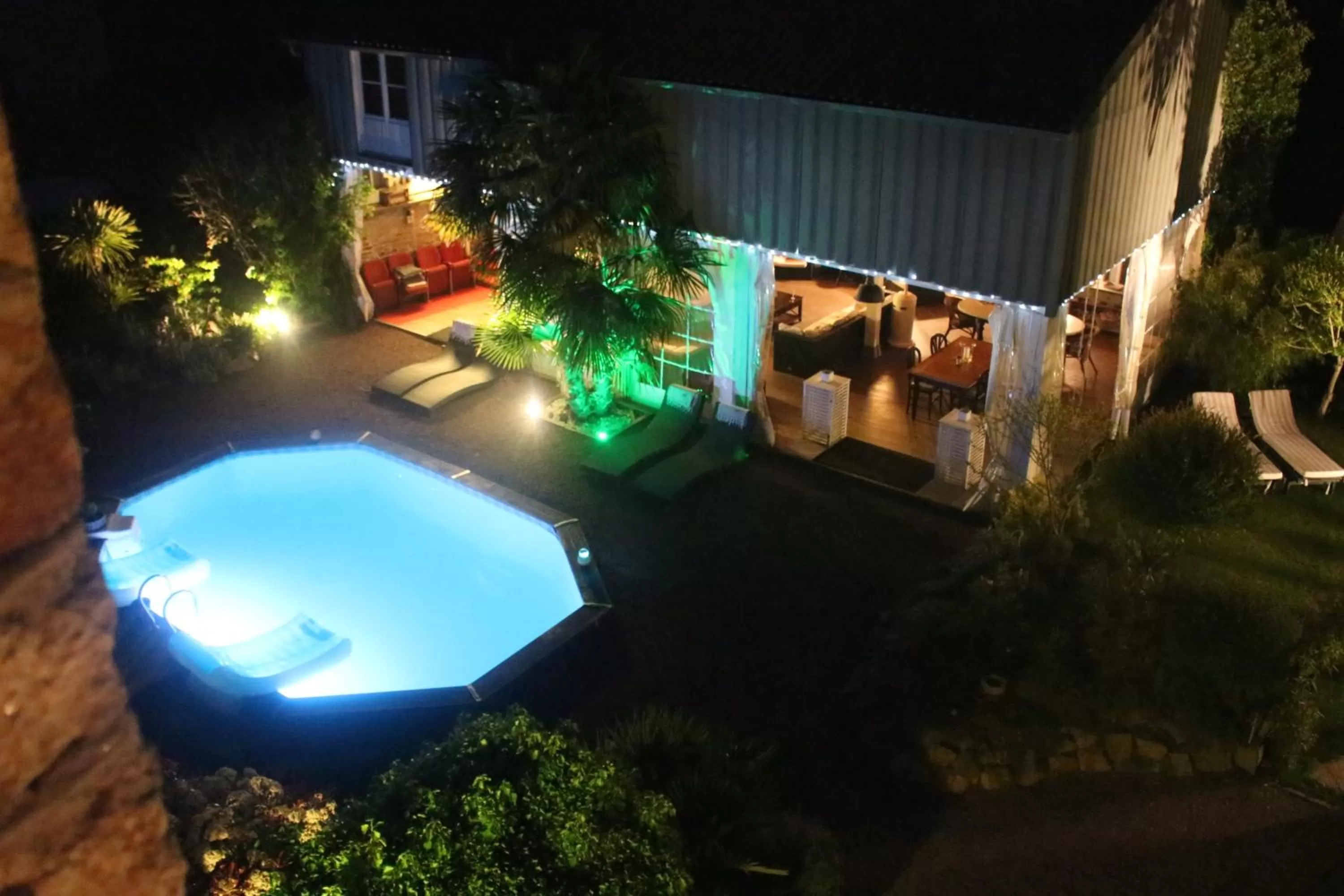 Property building, Pool View in Chambres d'Hotes Le 1900