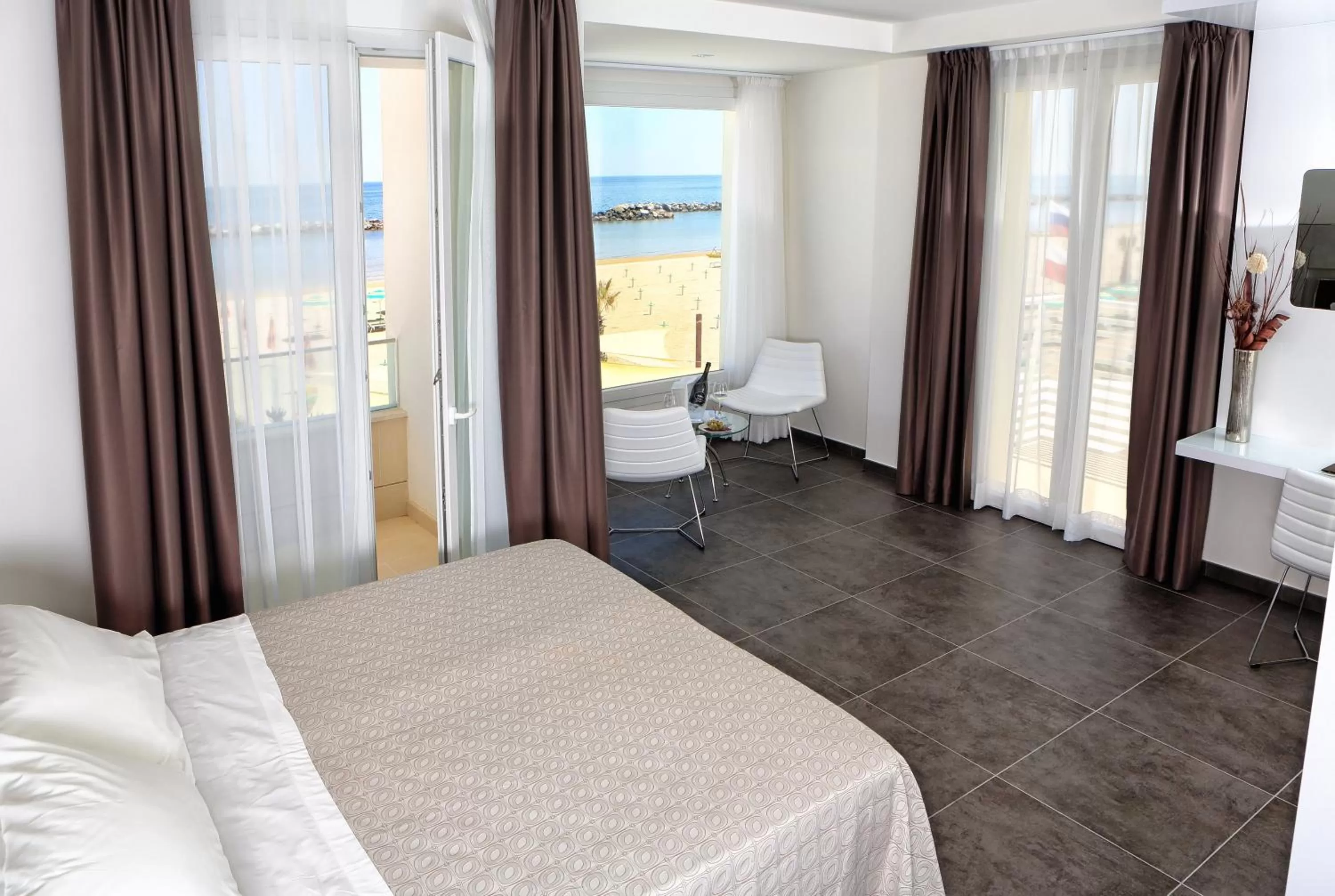 Photo of the whole room, Bed in Baldinini Hotel