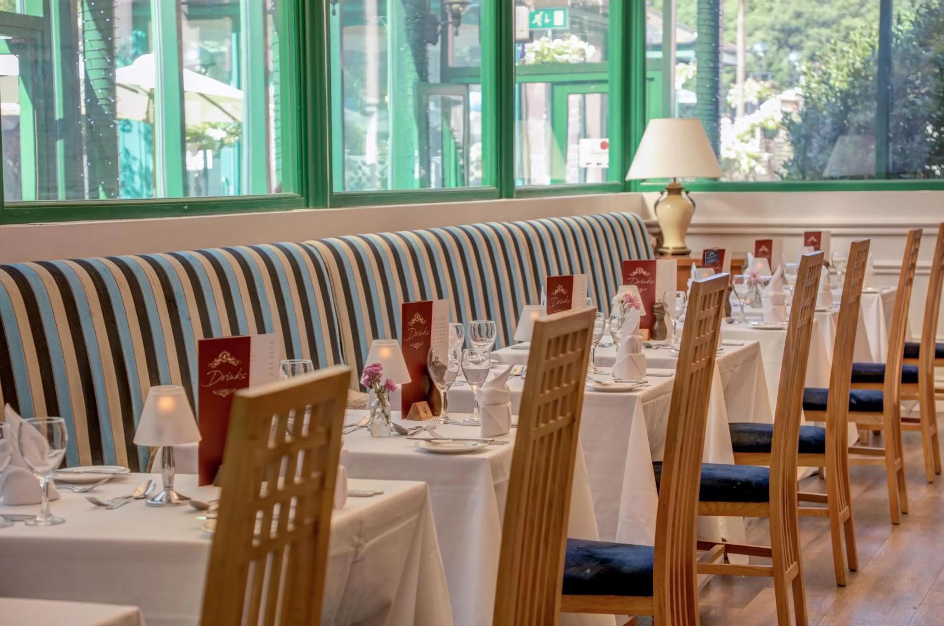 Restaurant/places to eat in Norfolk Royale Hotel