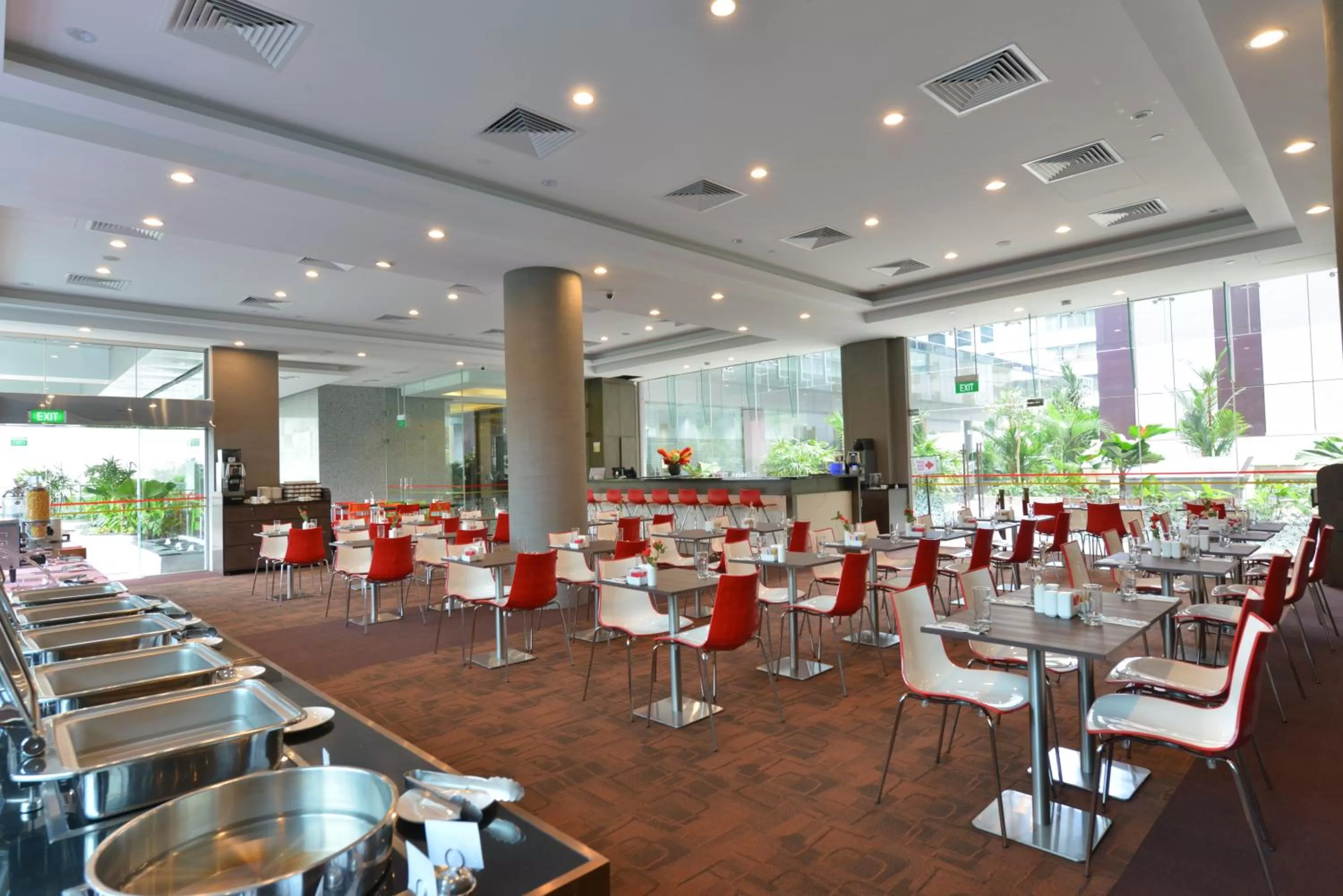 Restaurant/places to eat in Hotel Chancellor@Orchard