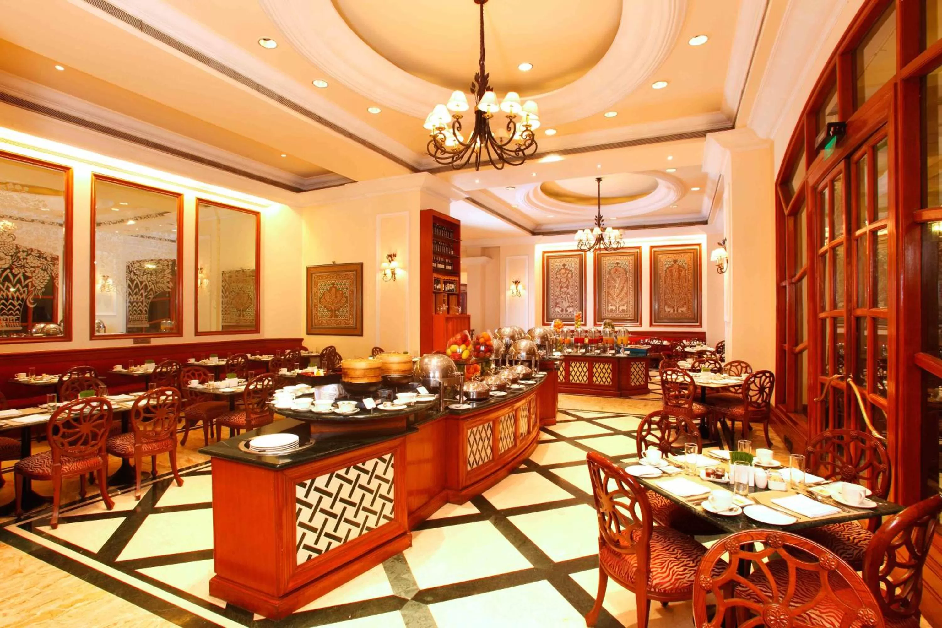 Restaurant/places to eat in Eros Hotel New Delhi, Nehru Place