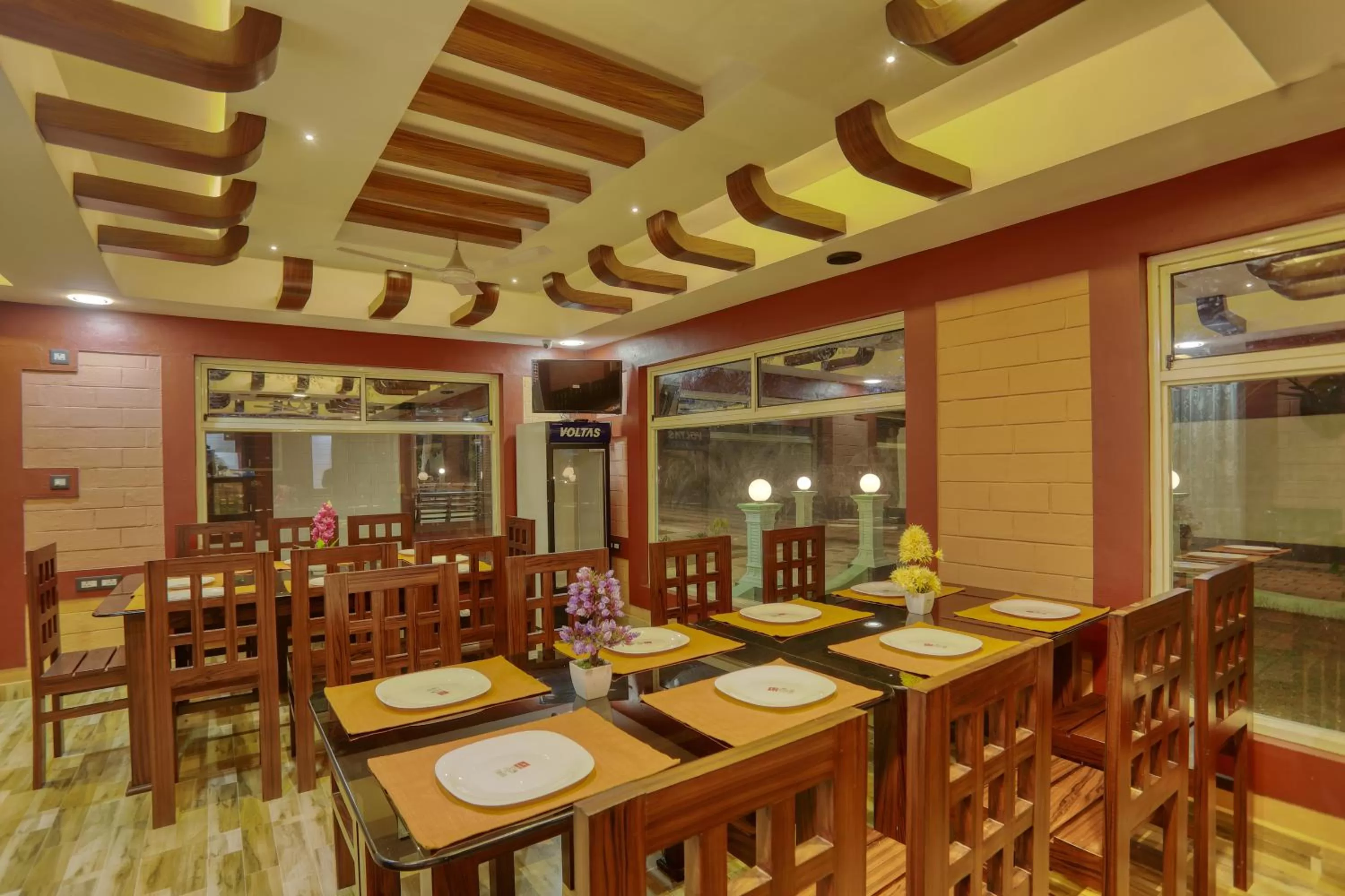 Restaurant/places to eat in LEISURE VALLEY BEACH RESORT