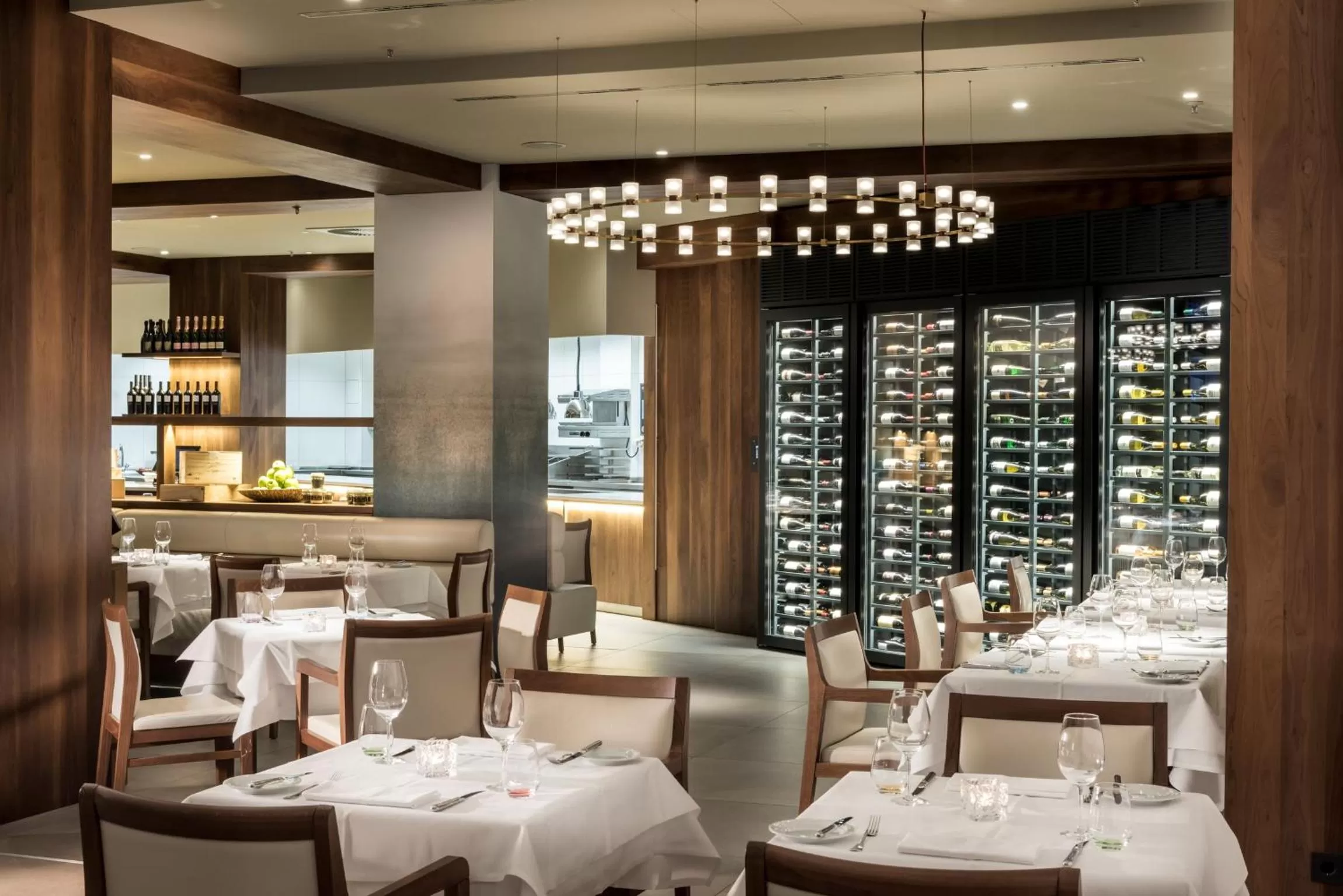 Restaurant/places to eat in Estrel Berlin