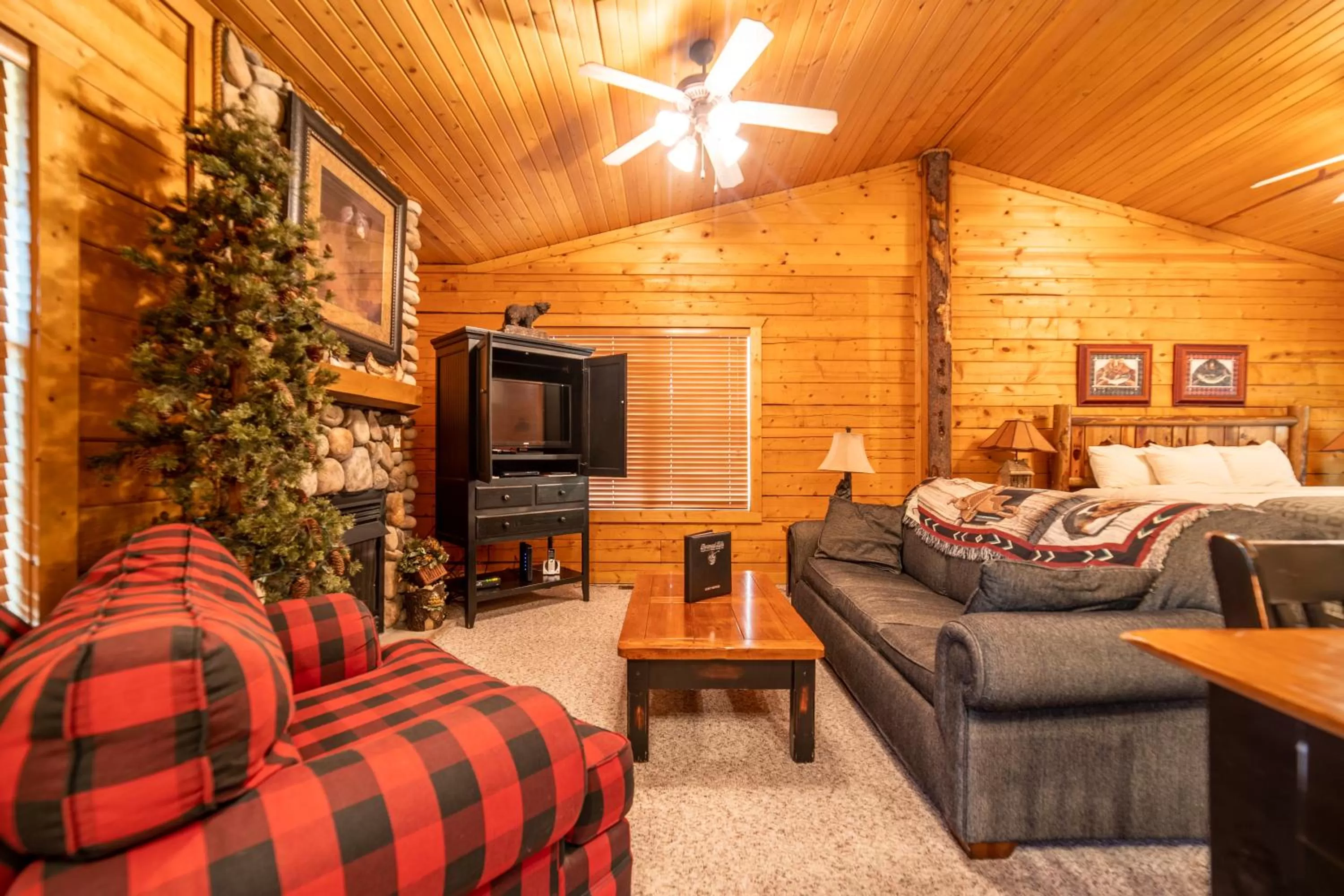 Living room in Cabins at Grand Mountain