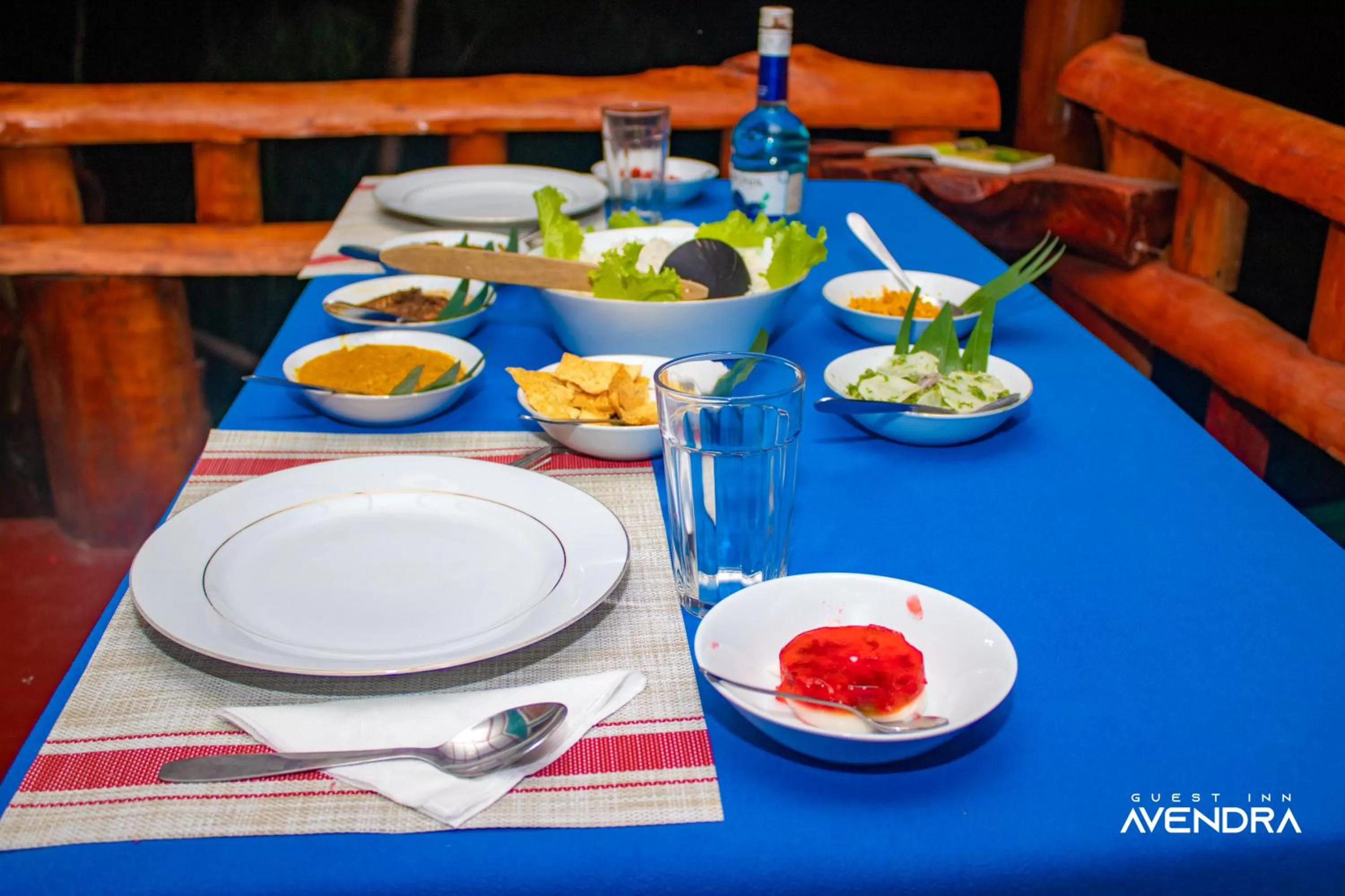 Dinner, Restaurant/Places to Eat in Guest Inn Avendra