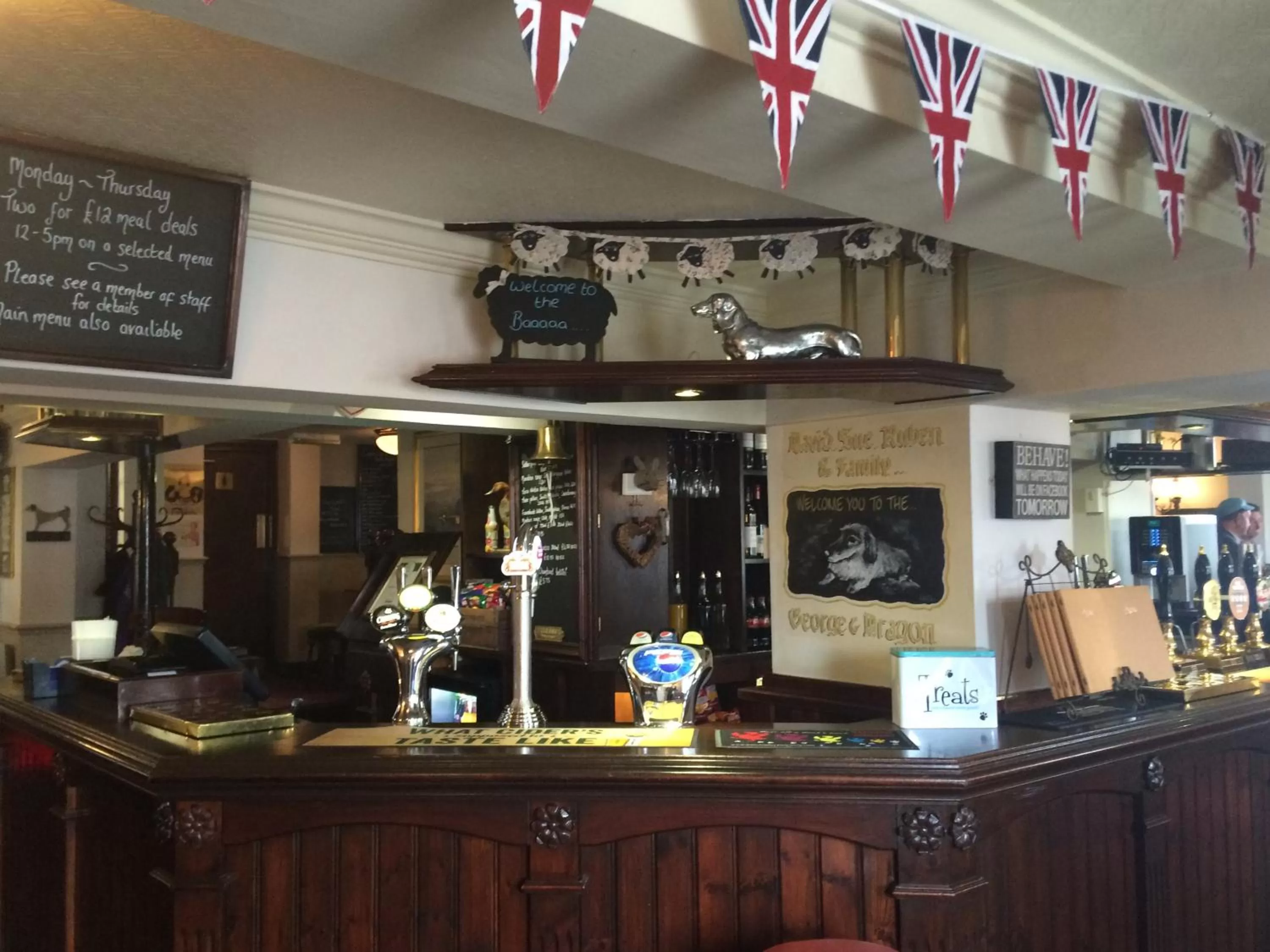 Lounge or bar in George and Dragon Ashbourne