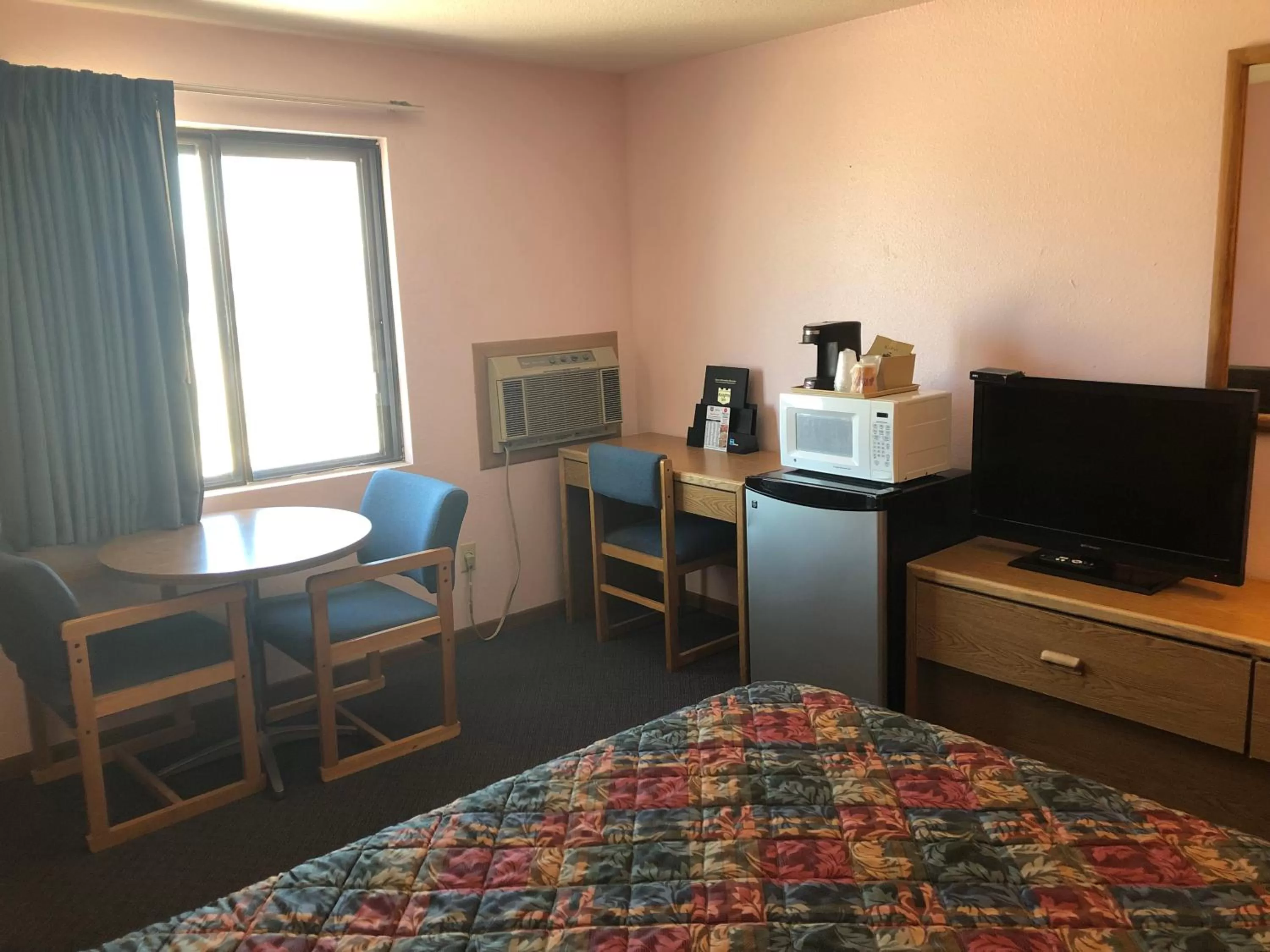 Bed in Executive Inn