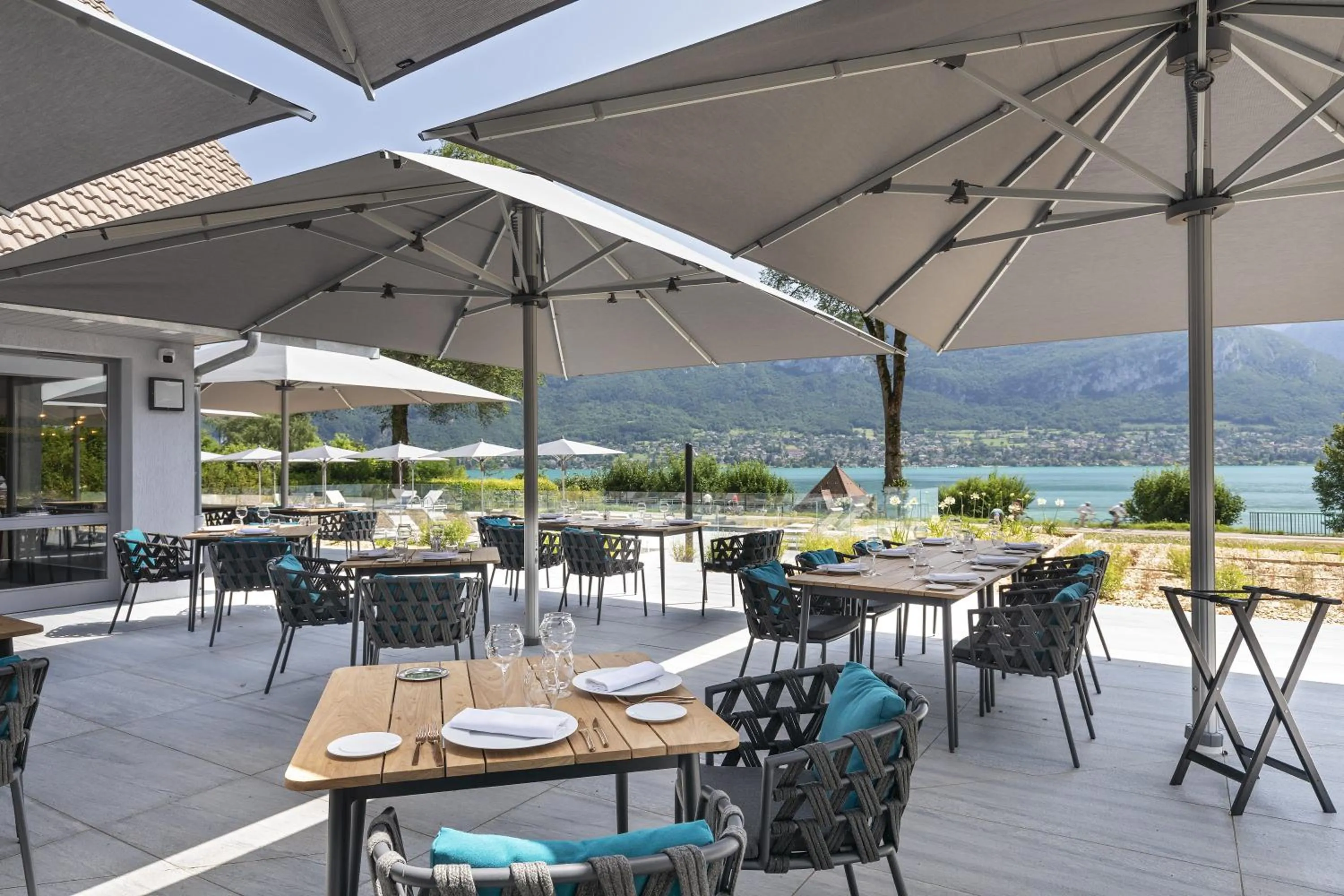 Patio in Black Bass Hotel