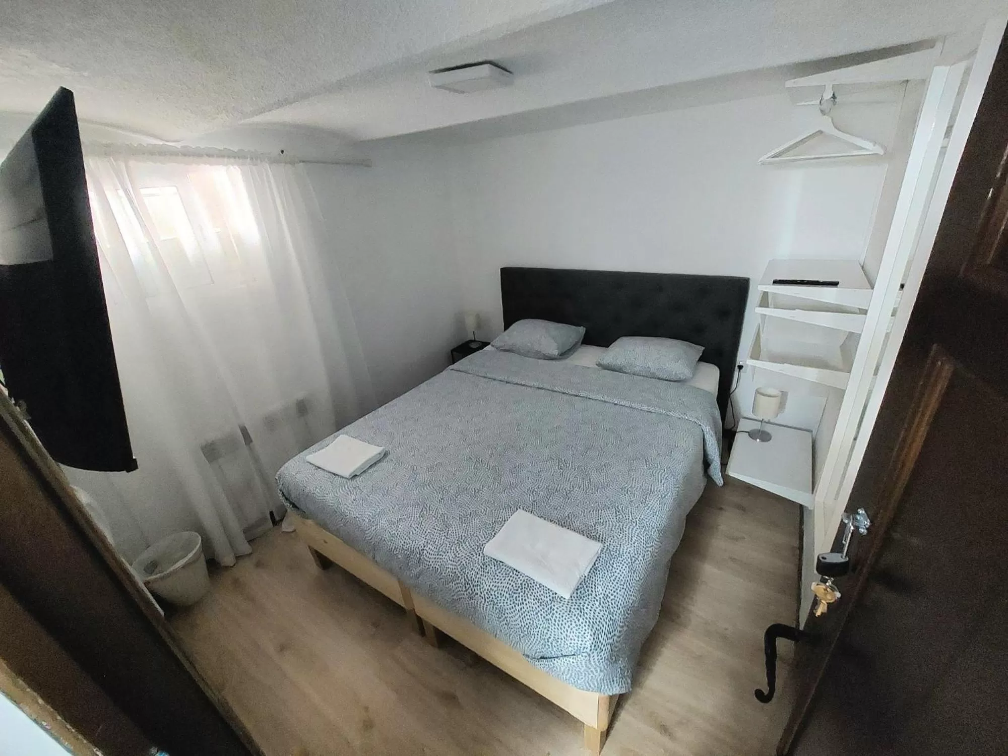 Bed in N1 Casa de Madrid - greenpeace line